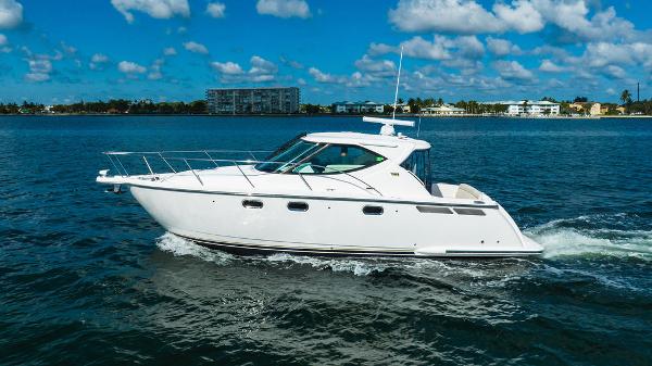 35' Tiara Yachts, Listing Number 100905867, - Photo No. 2