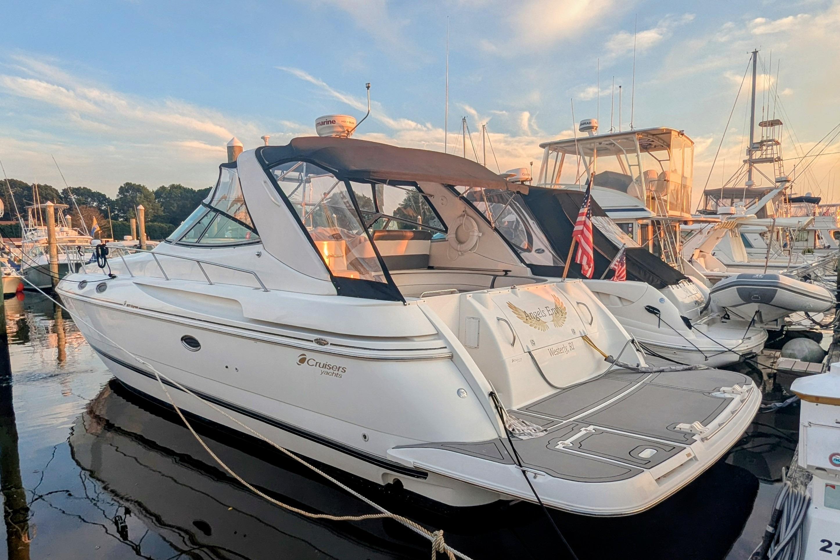 2000 Cruisers Yachts 3870 Express-1