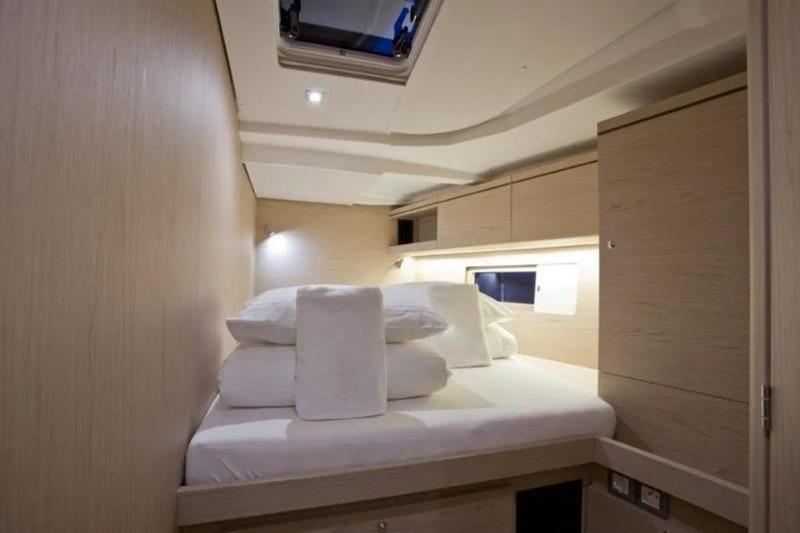 Yacht Photos Pics