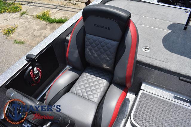2023 Caymas CX20 Pro boat seat with quilted design and red accents.