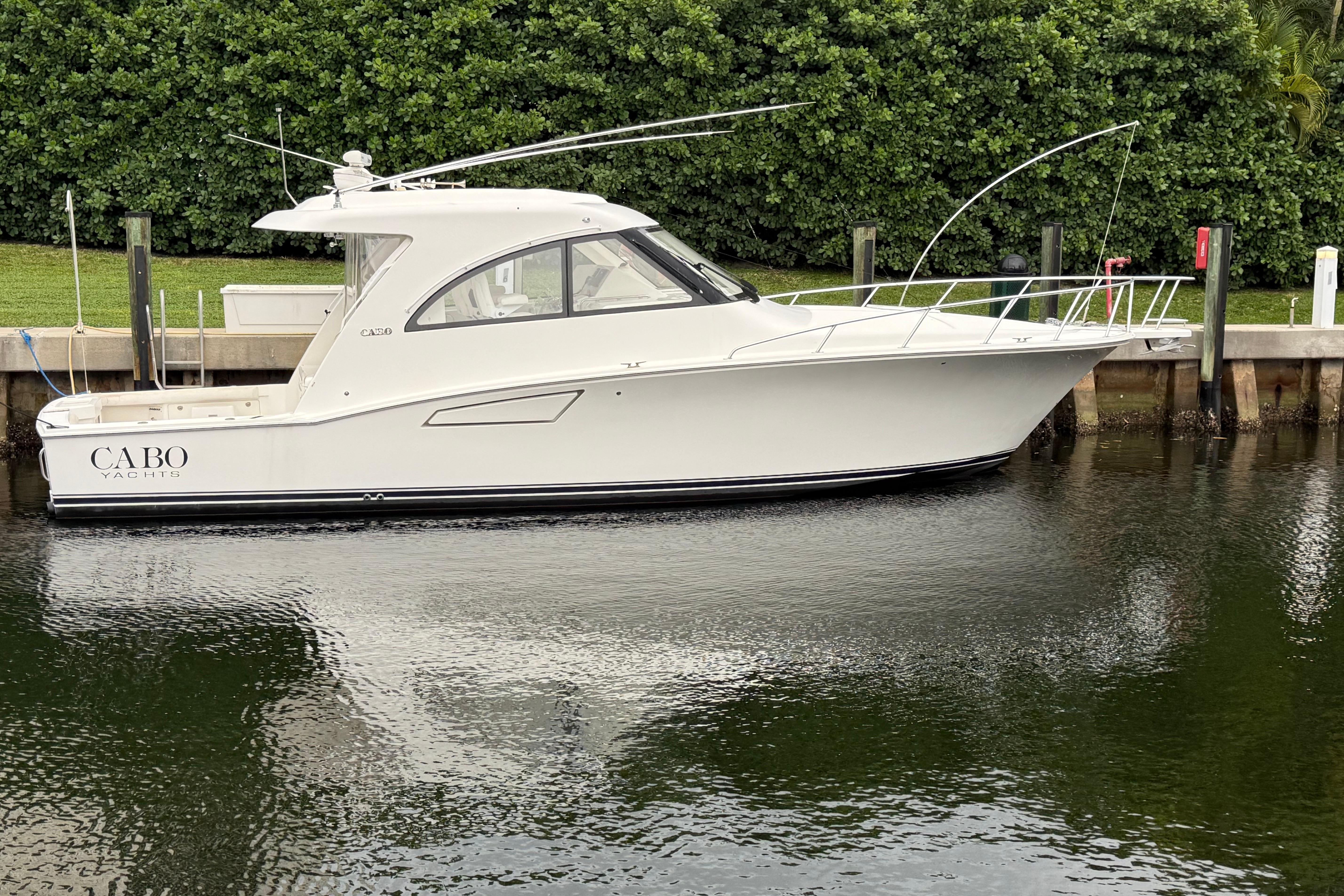 2012 Cabo 40 Hardtop Express