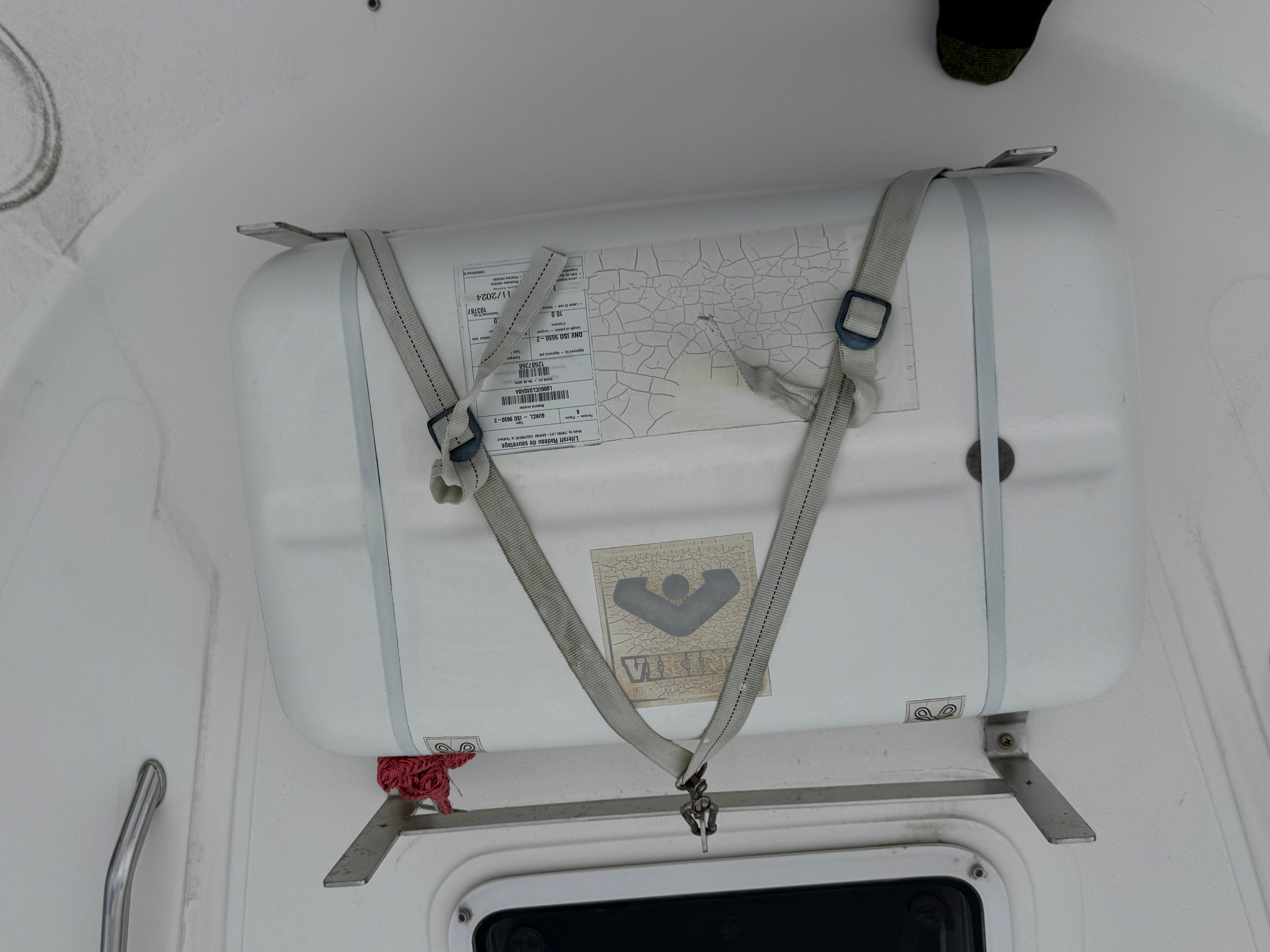 2004-sea-ray-560-sedan-bridge-power-9748799-20250406071802524-1_XLARGE