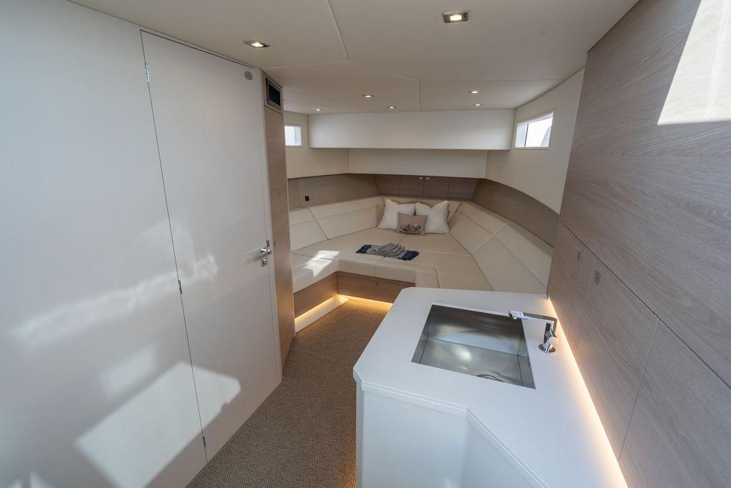 2021 Vanquish Yachts VQ45 Serena