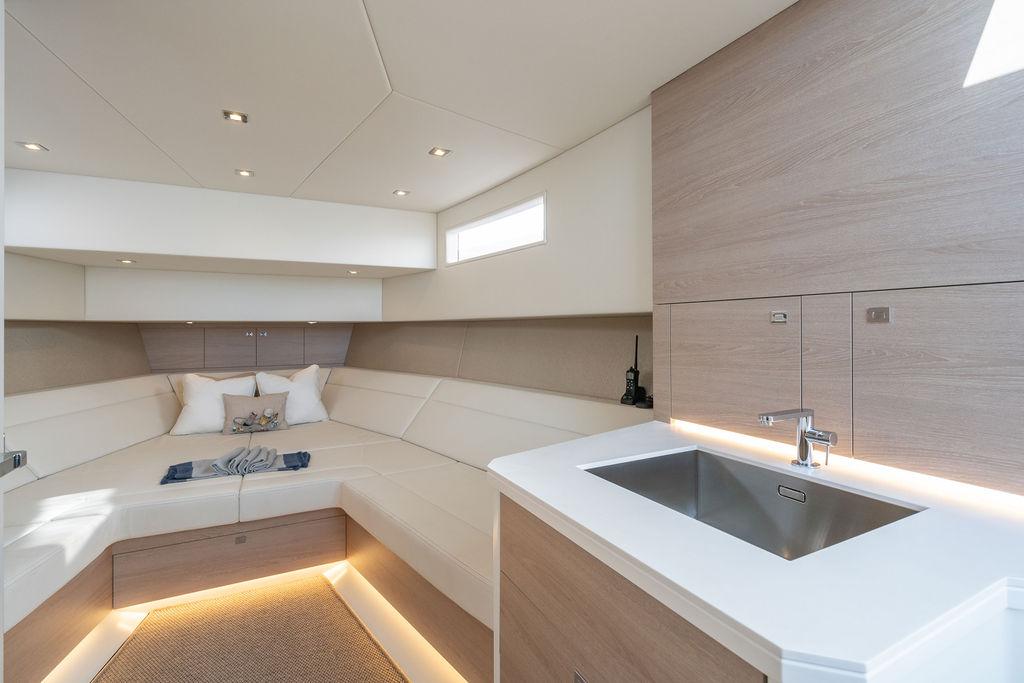 2021 Vanquish Yachts VQ45 Serena