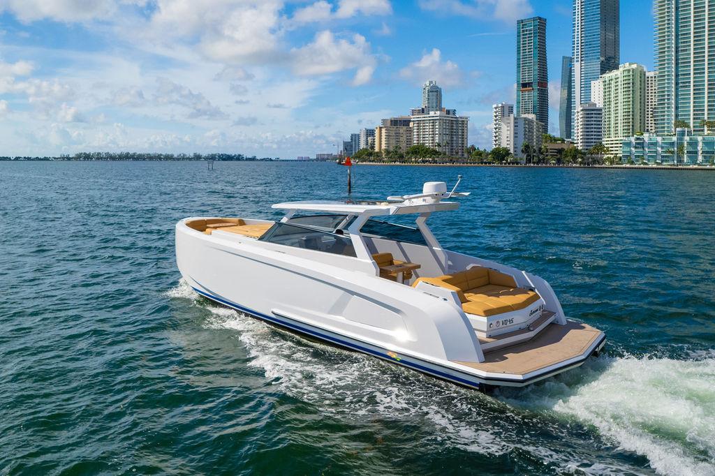 2021 Vanquish Yachts VQ45 Serena