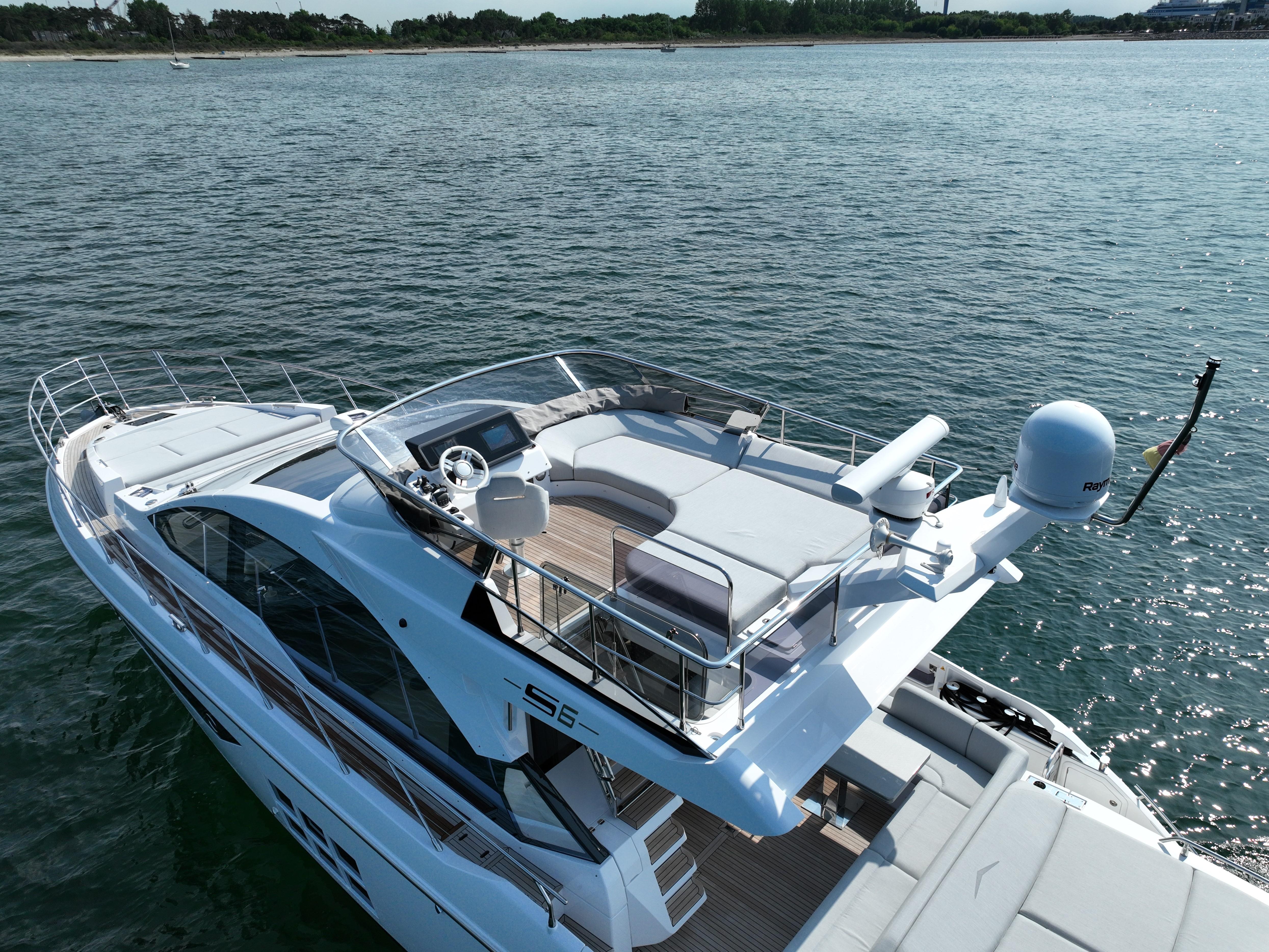 Azimut S6 Sportfly EVA
