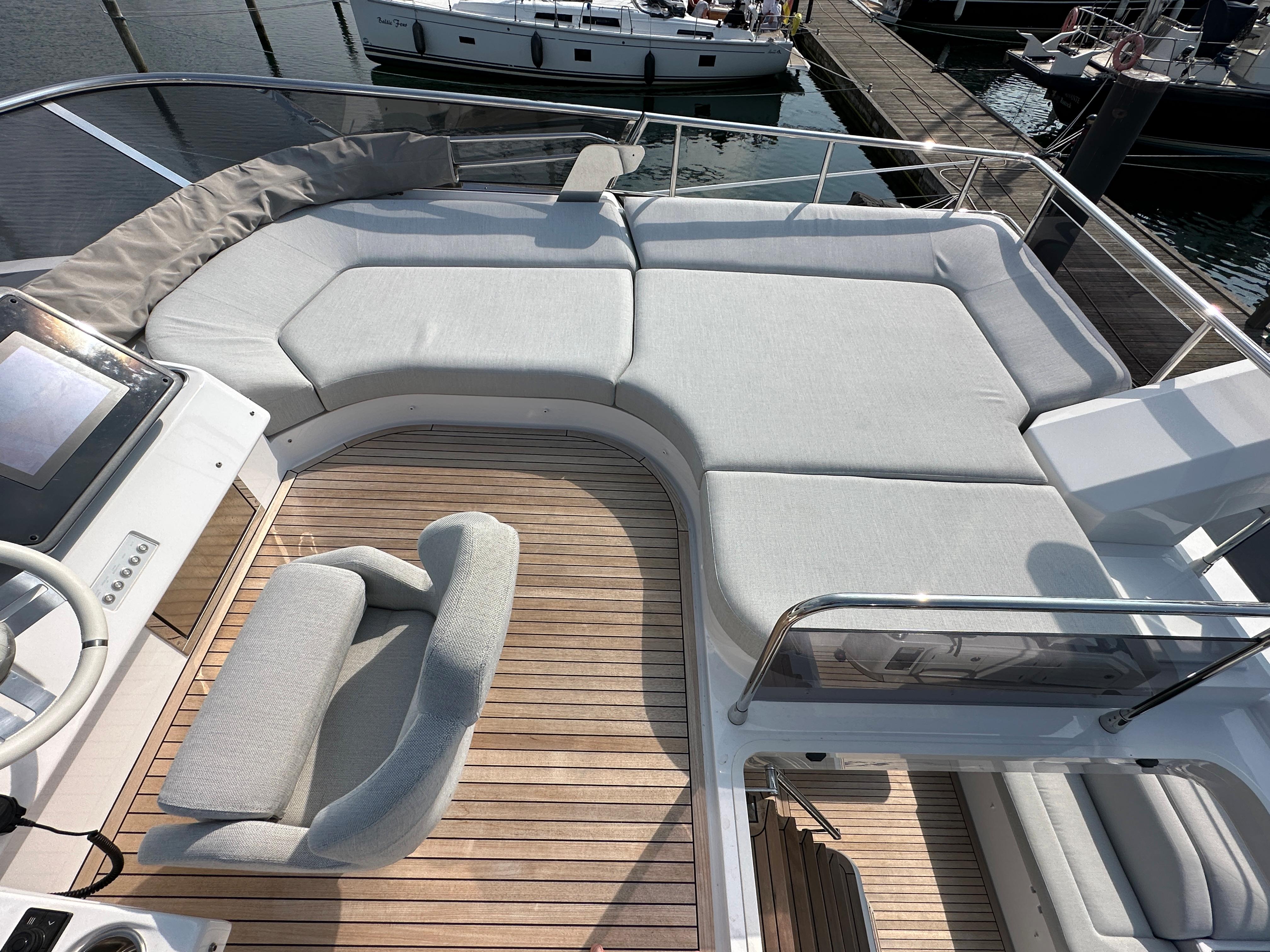 Azimut S6 Sportfly EVA