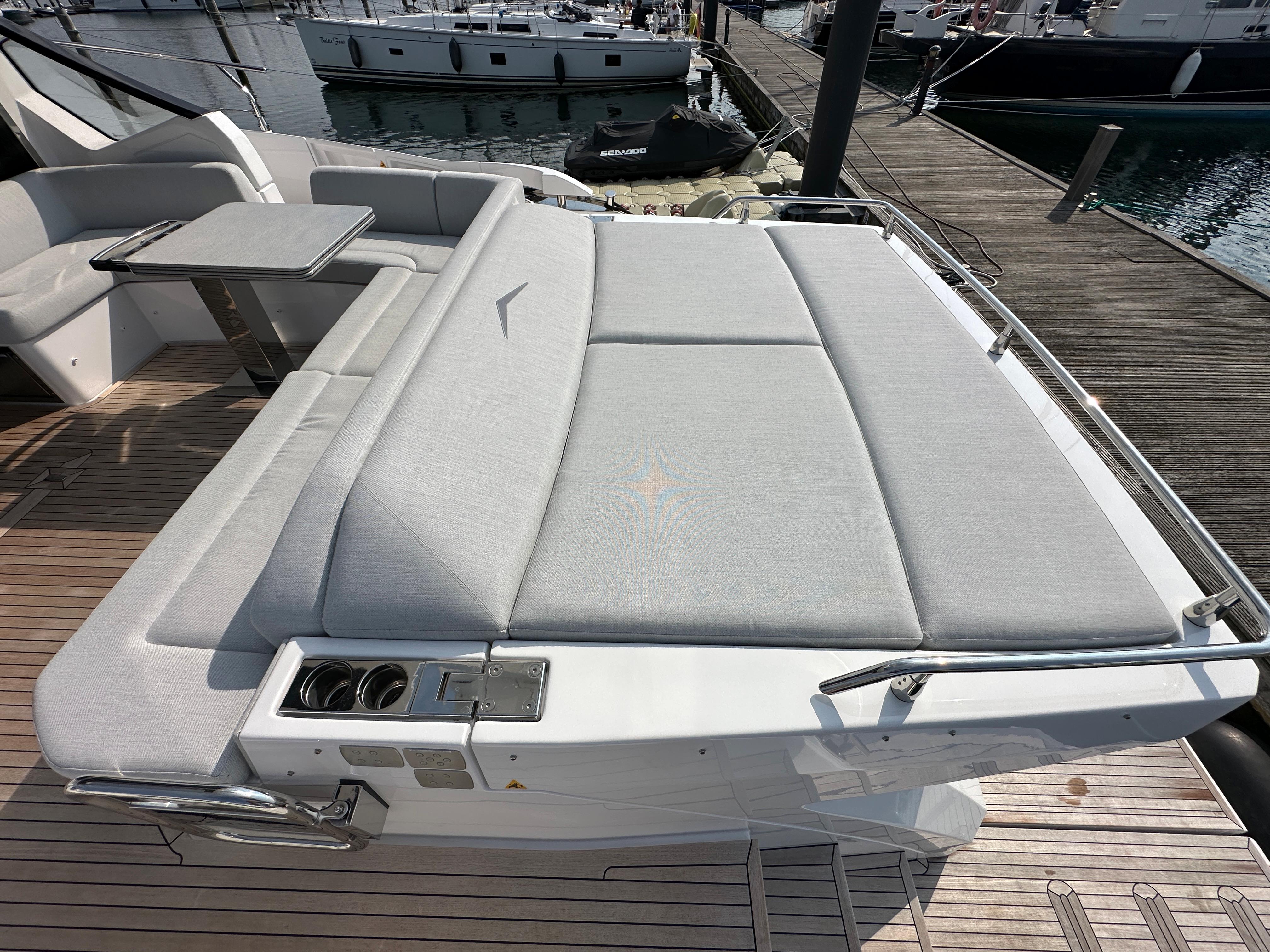 Azimut S6 Sportfly EVA
