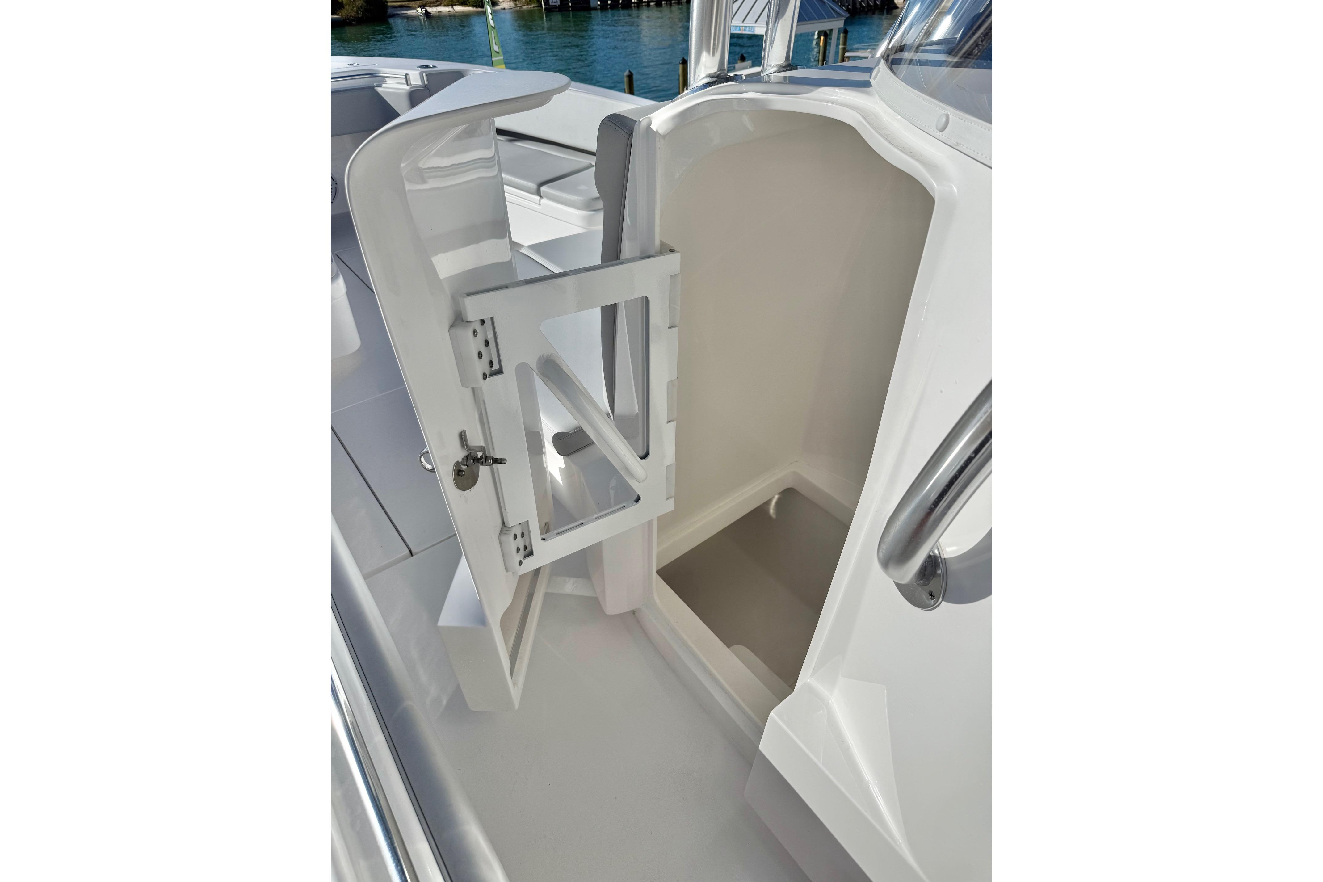 2026 Contender 35 ST-16