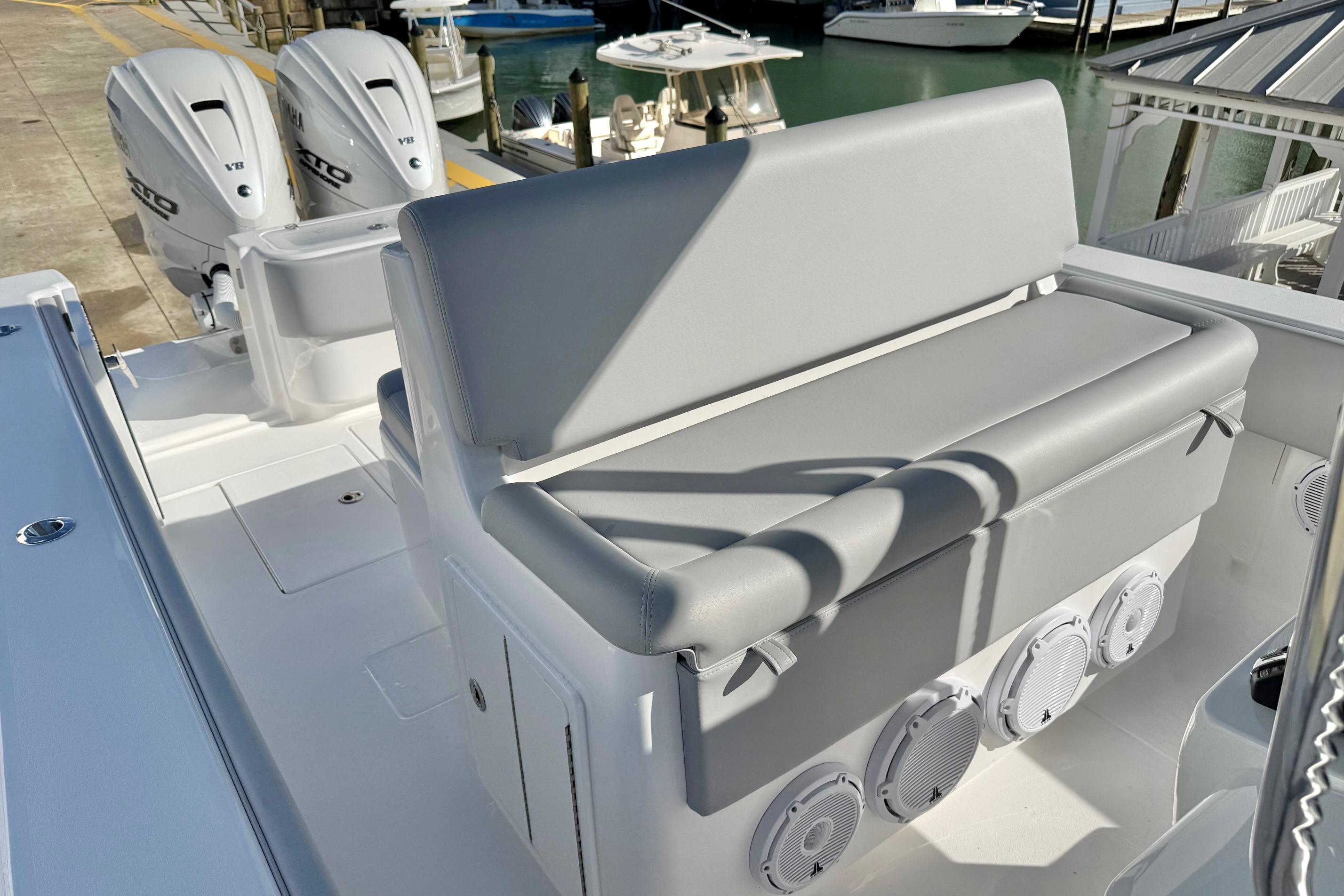 2026 Contender 35 ST-18