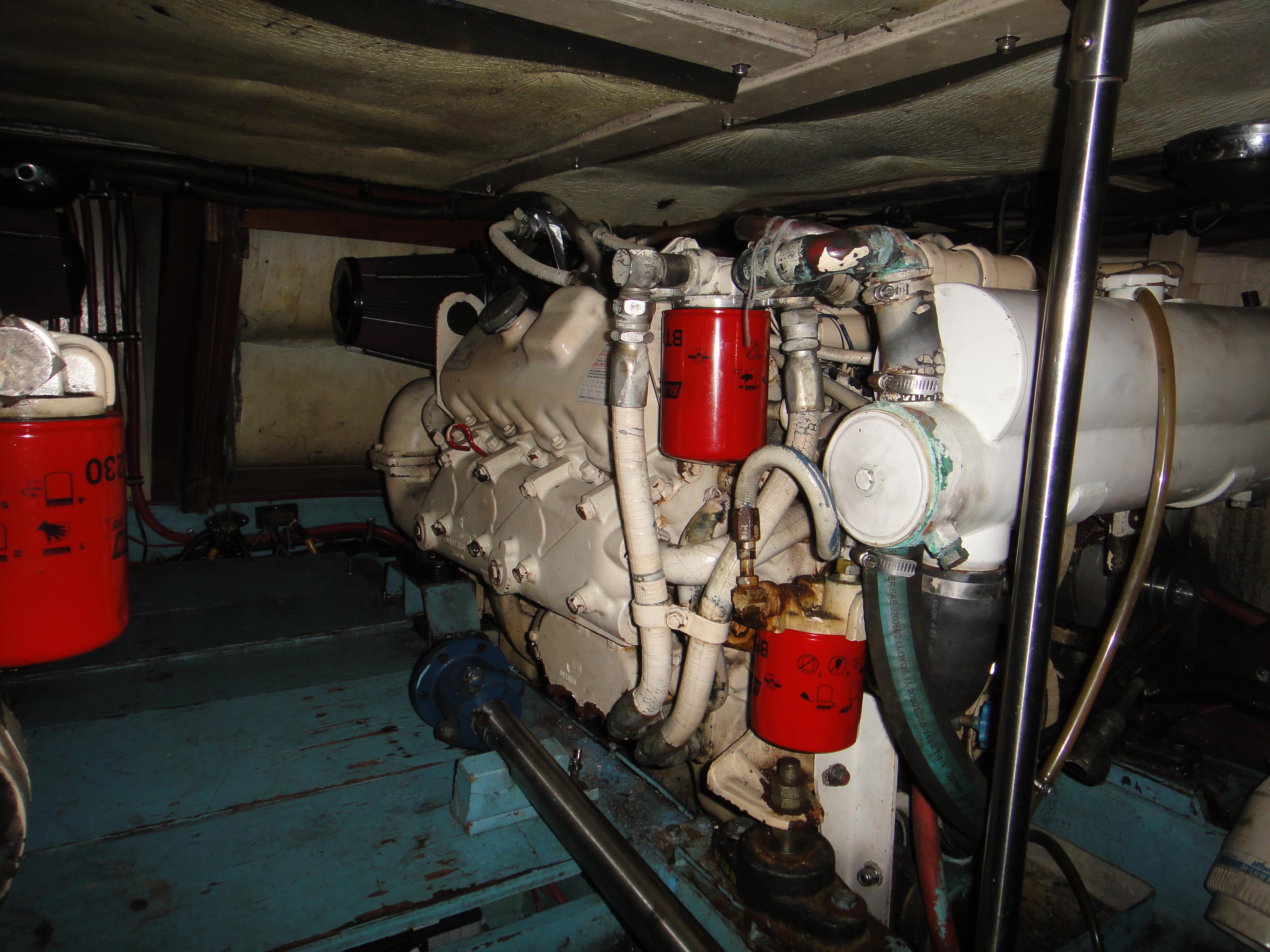 36 ft Sabreline 36 AFT CABIN Detroit engine