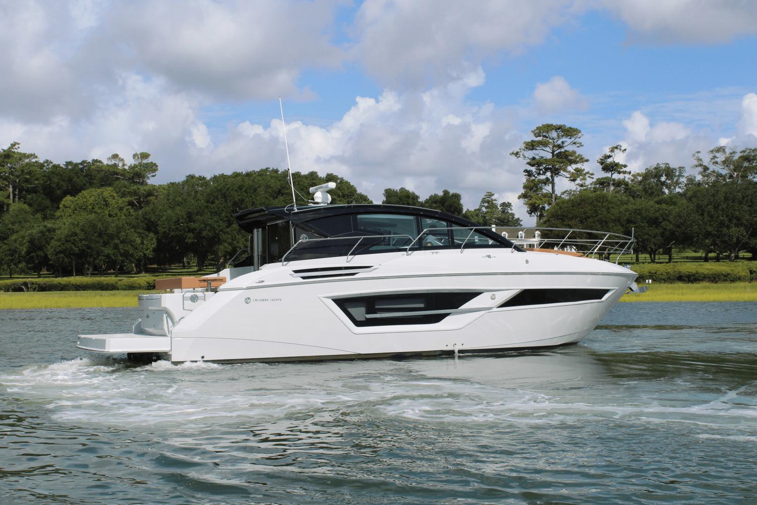 2025-cruisers-yachts-46c-power-9408802-966120244-0-230720240853-0
