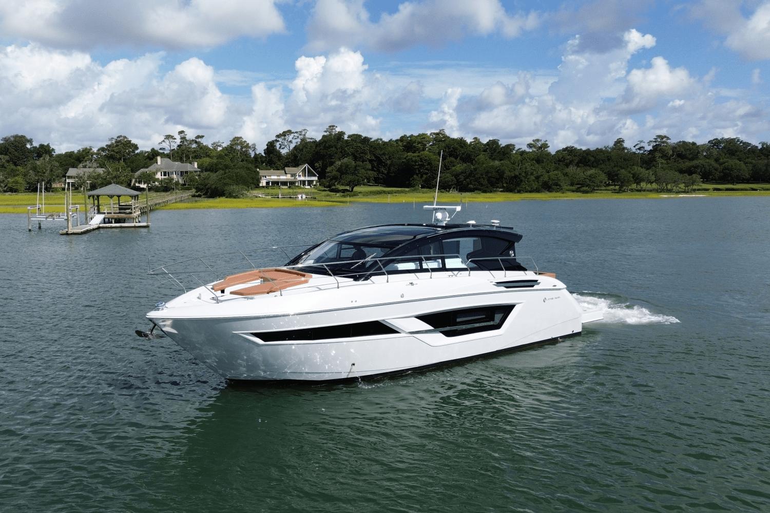 2025-cruisers-yachts-46c-power-9408802-966120301-0-230720240854-0