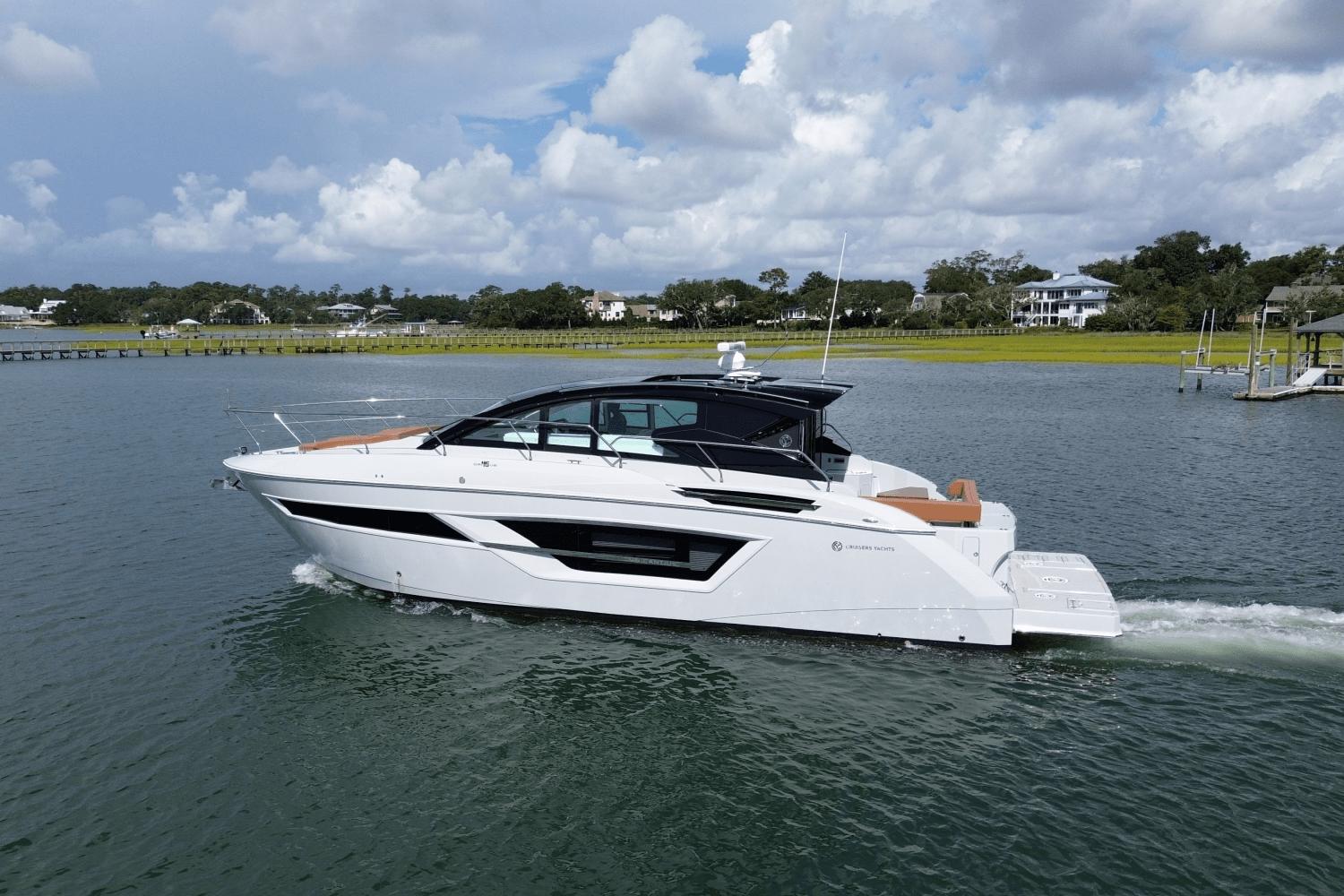 2025-cruisers-yachts-46c-power-9408802-966120303-0-230720240854-2