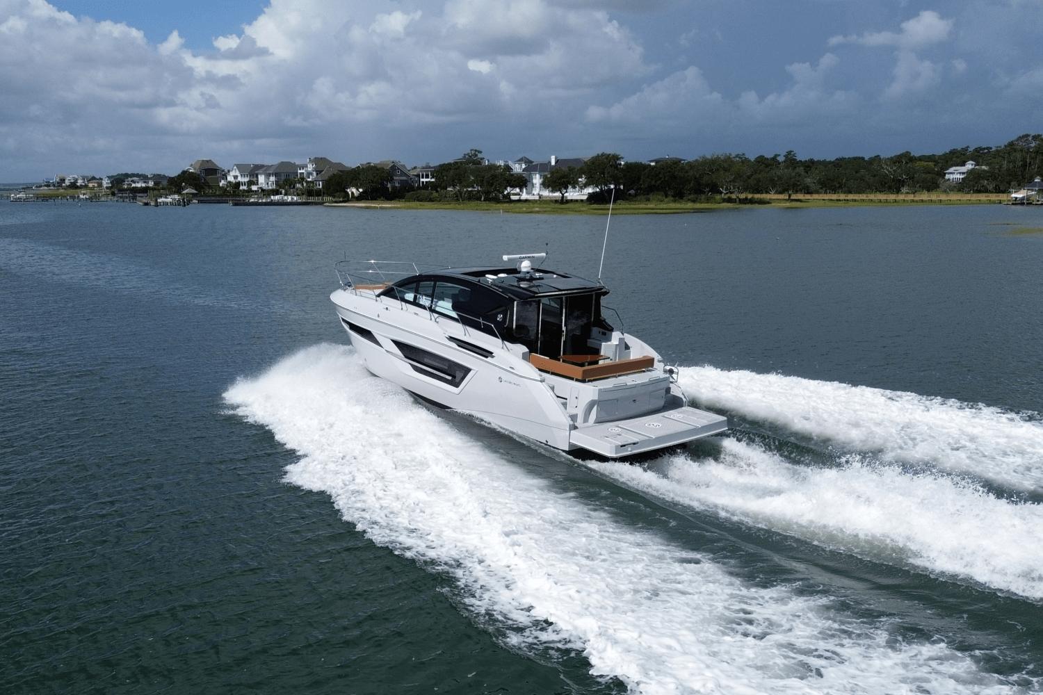 2025-cruisers-yachts-46c-power-9408802-966120351-0-230720240856-10
