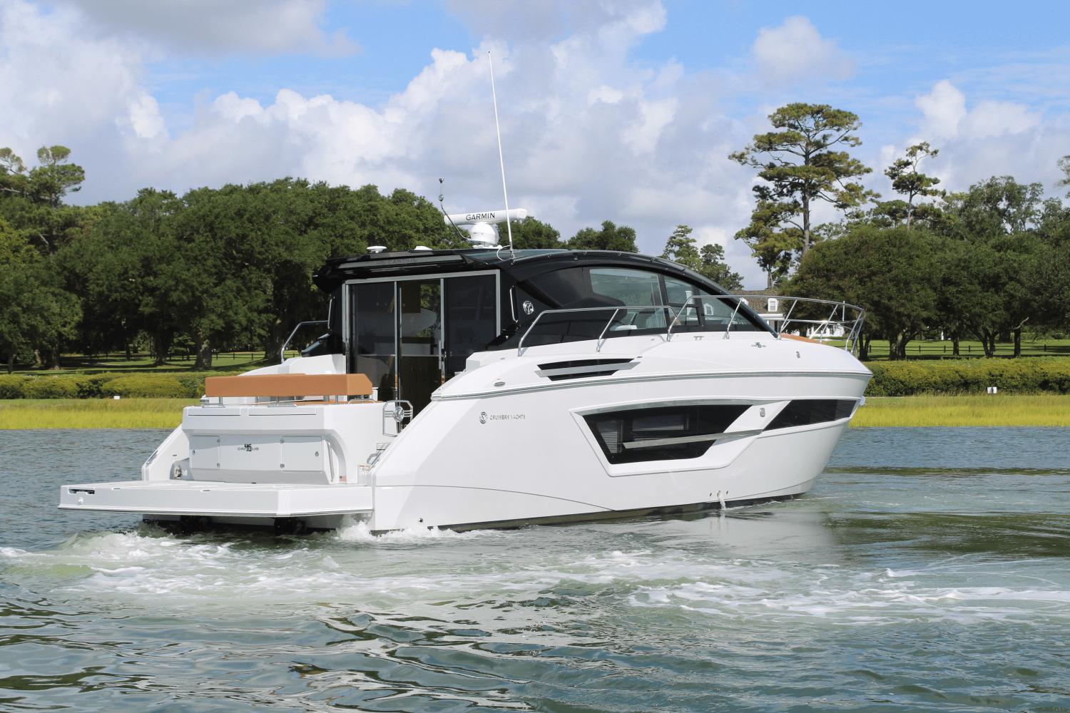 2025-cruisers-yachts-46c-power-9408802-966120660-0-230720240859-3