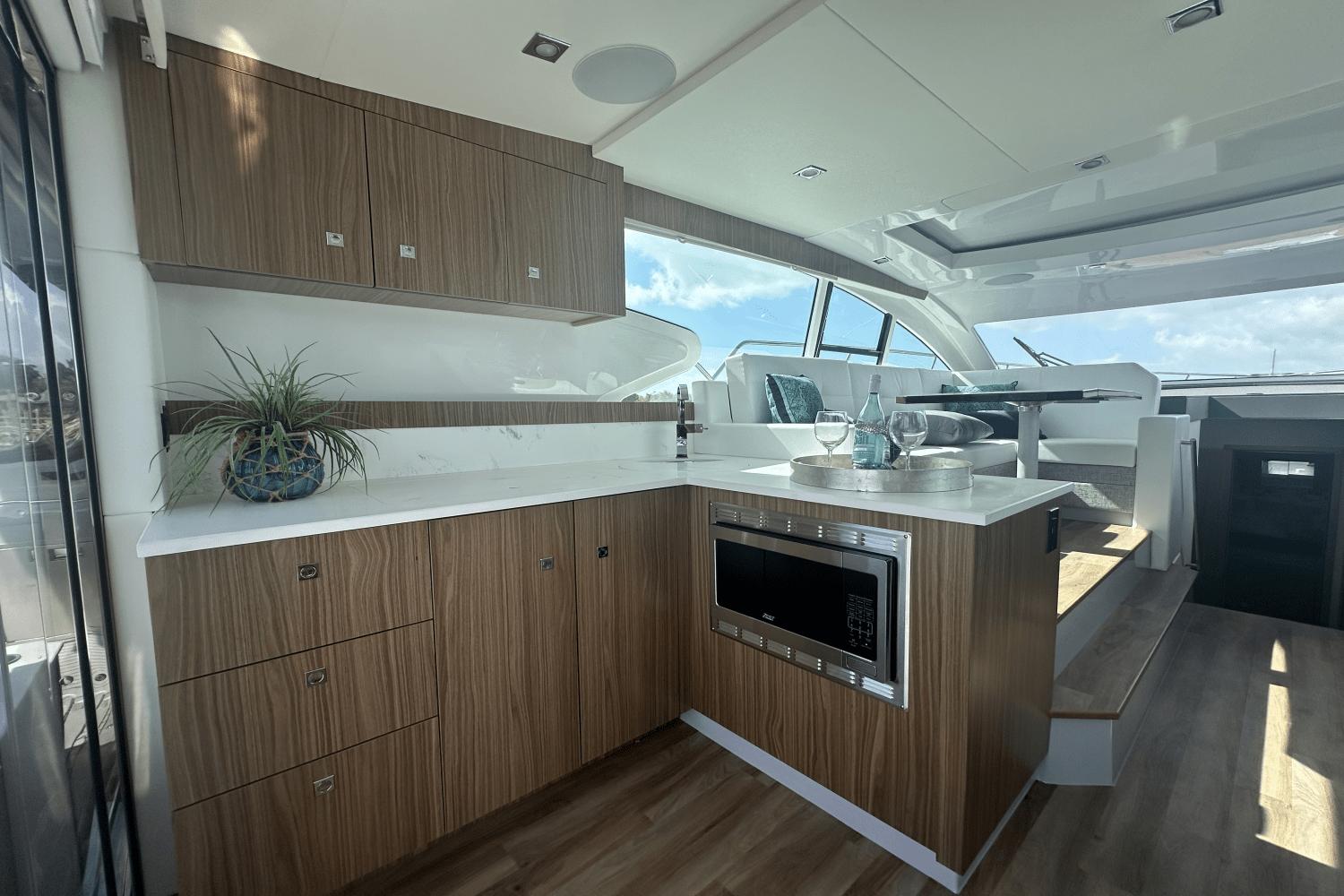2025-cruisers-yachts-46c-power-9408802-966122265-0-230720240919-13