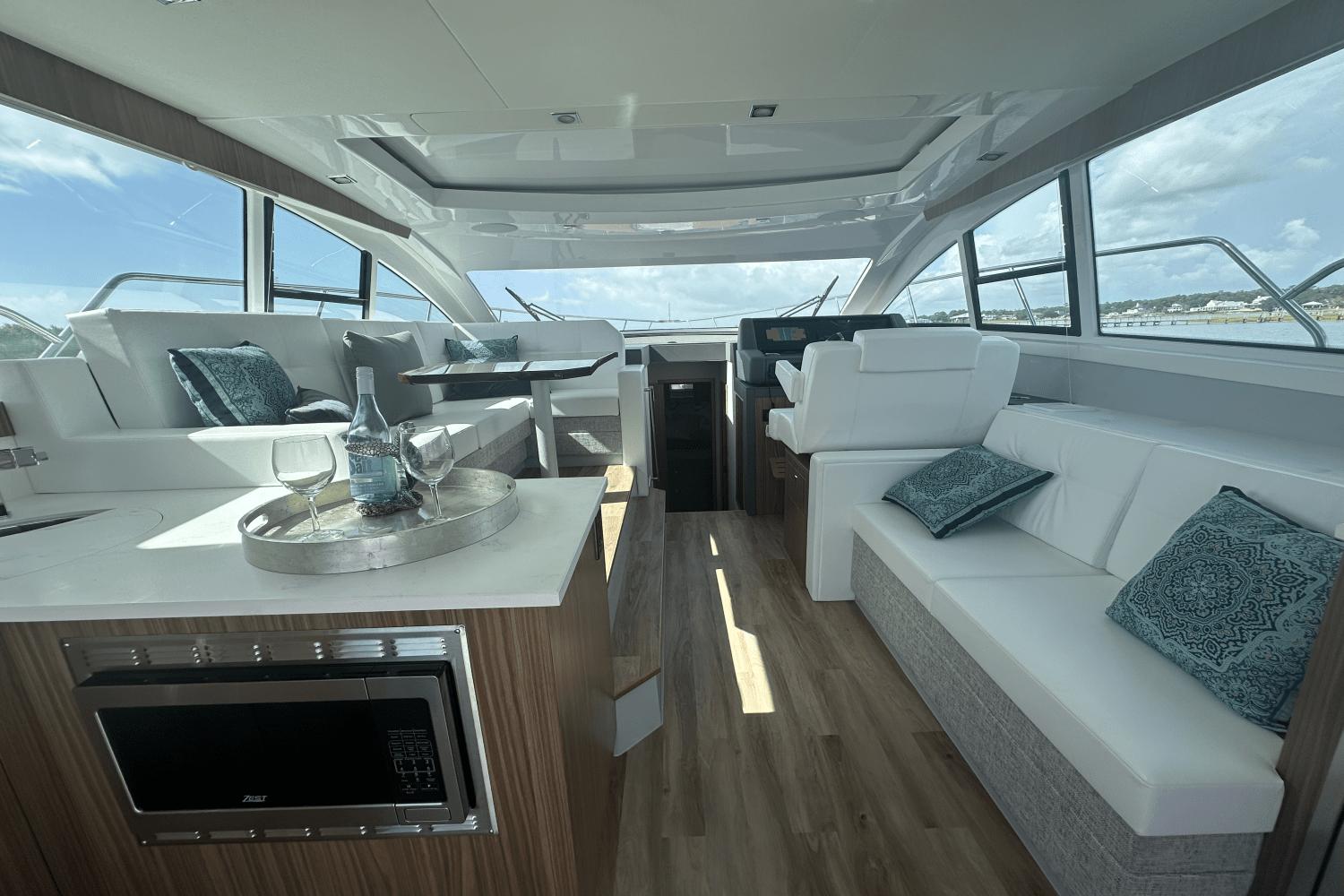 2025-cruisers-yachts-46c-power-9408802-966122271-0-230720240919-19