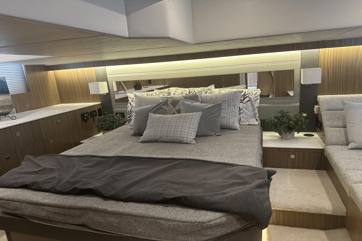 2025-cruisers-yachts-46c-power-9408802-966122275-0-230720240919-0