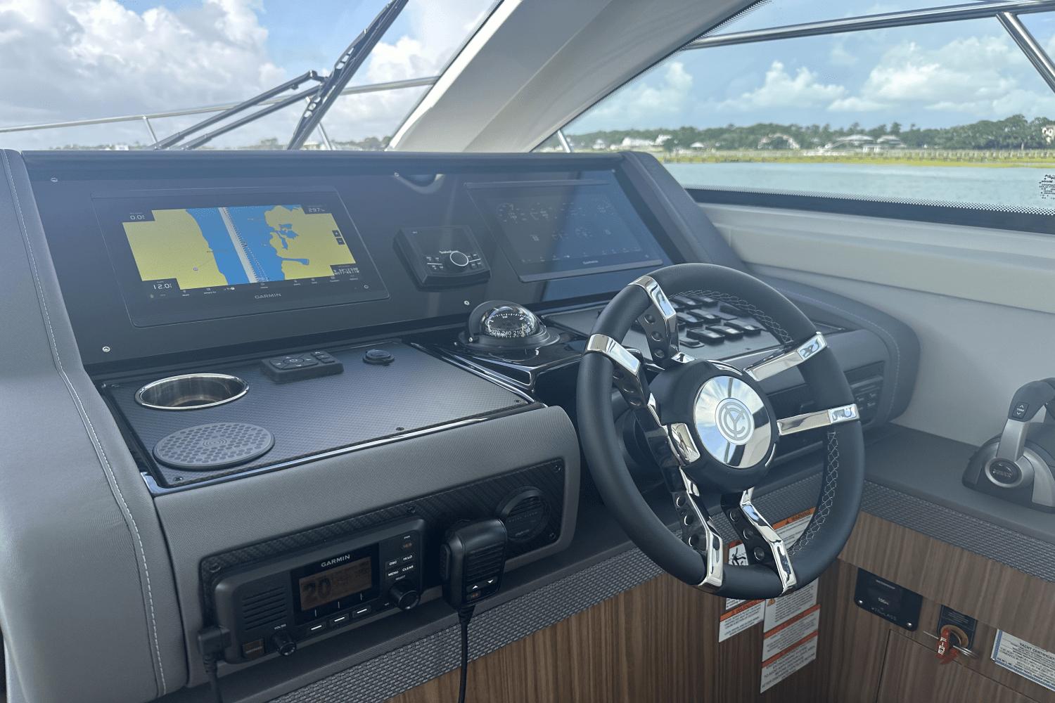 2025-cruisers-yachts-46c-power-9408802-966122276-0-230720240919-14