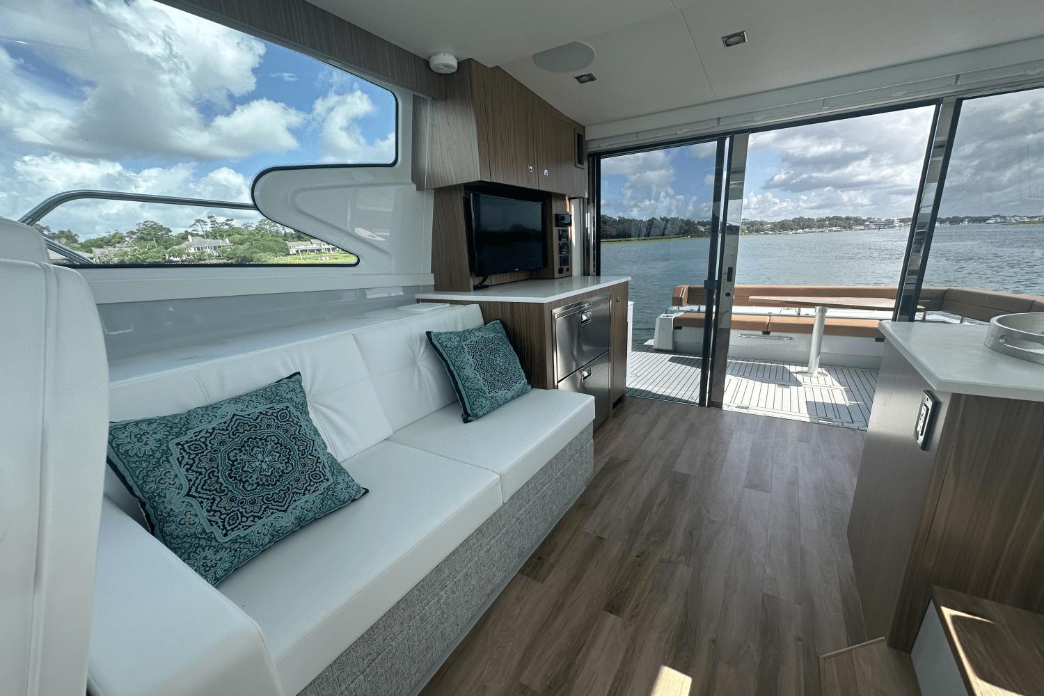 2025-cruisers-yachts-46c-power-9408802-966122283-0-230720240919-24