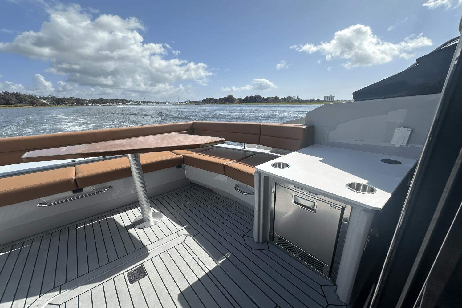 2025-cruisers-yachts-46c-power-9408802-966122287-0-230720240919-10