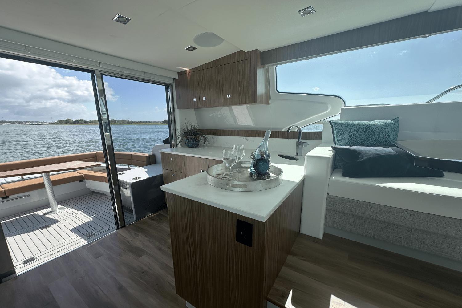 2025-cruisers-yachts-46c-power-9408802-966122295-0-230720240919-33