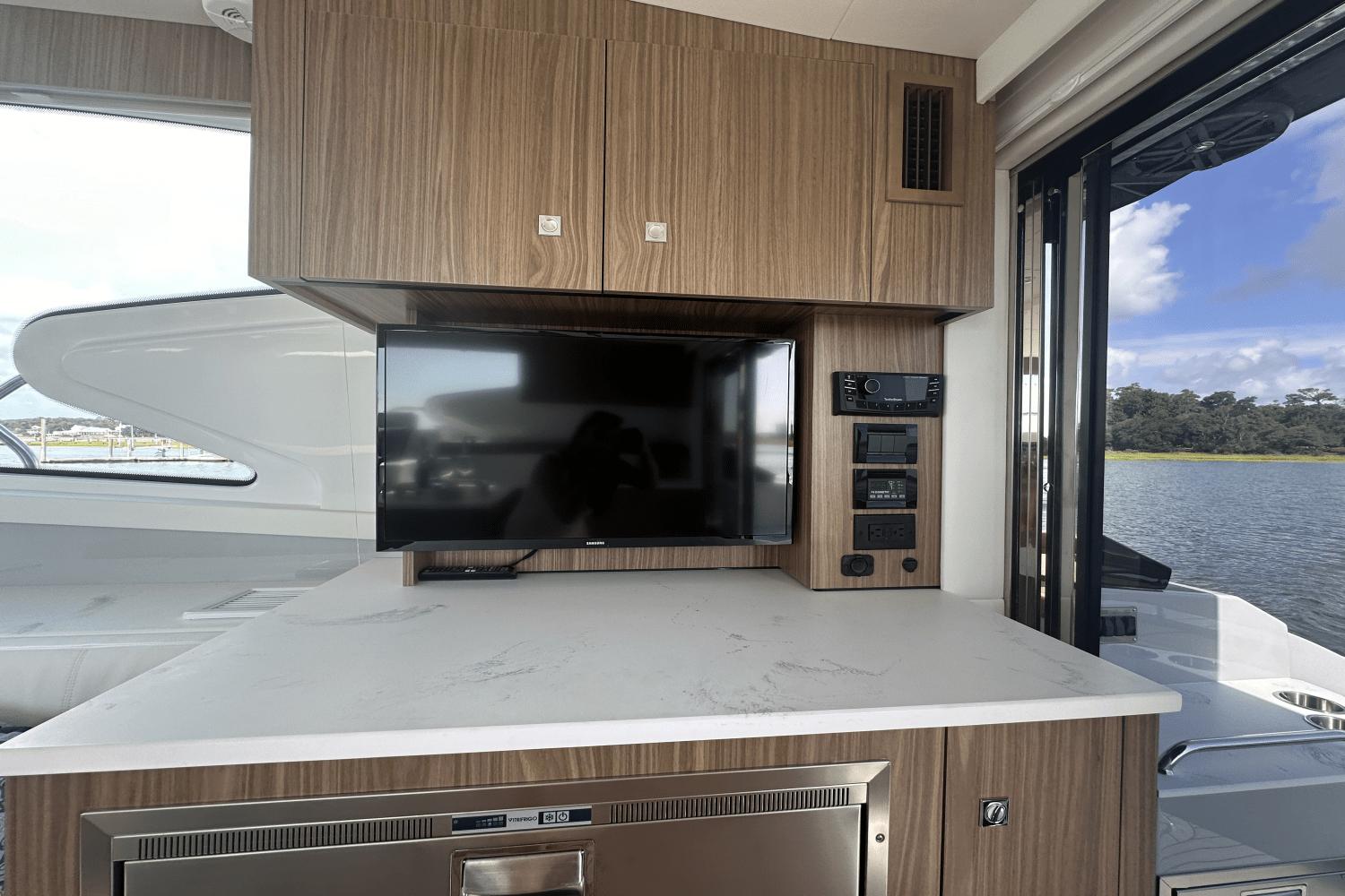 2025-cruisers-yachts-46c-power-9408802-966122296-0-230720240919-8