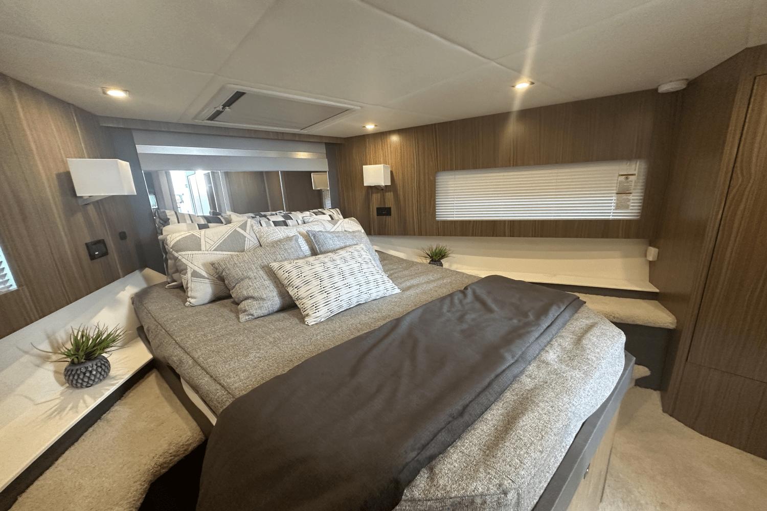 2025-cruisers-yachts-46c-power-9408802-966122299-0-230720240919-29