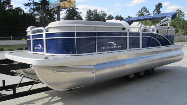 2021 Bennington boat for sale, model of the boat is 22 SVSR & Image # 2 of 47