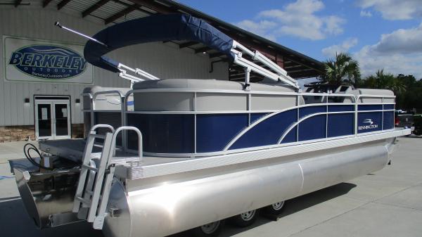 2021 Bennington boat for sale, model of the boat is 22 SVSR & Image # 5 of 47