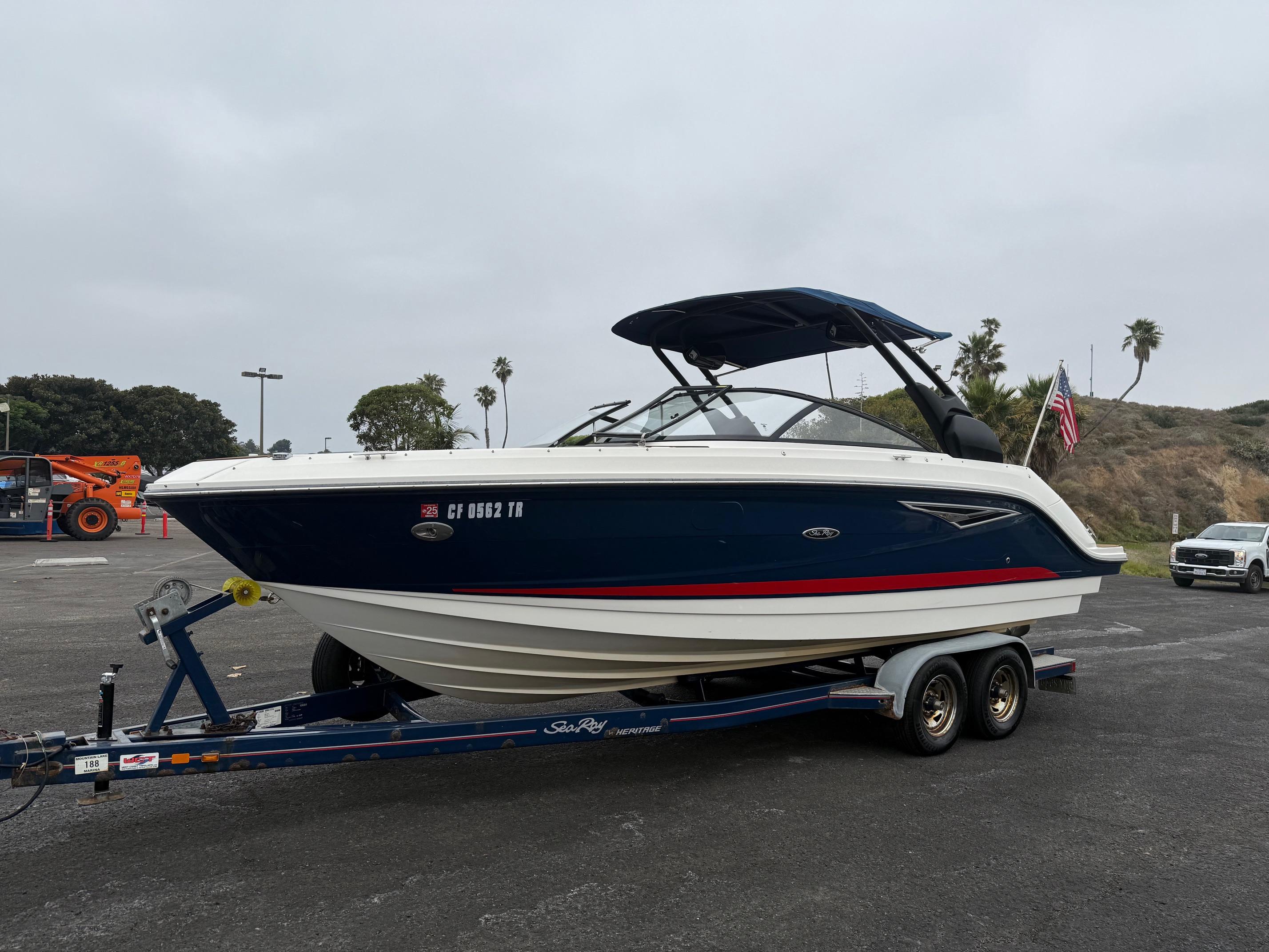 2017 Sea Ray SLX 250 #TBBB2019K inventory image at Sun Country Marine Group, Newport Beach 2017 Sea Ray SLX 250 #TBBB2019K inventory image at Sun Country Marine Group, Newport Beach