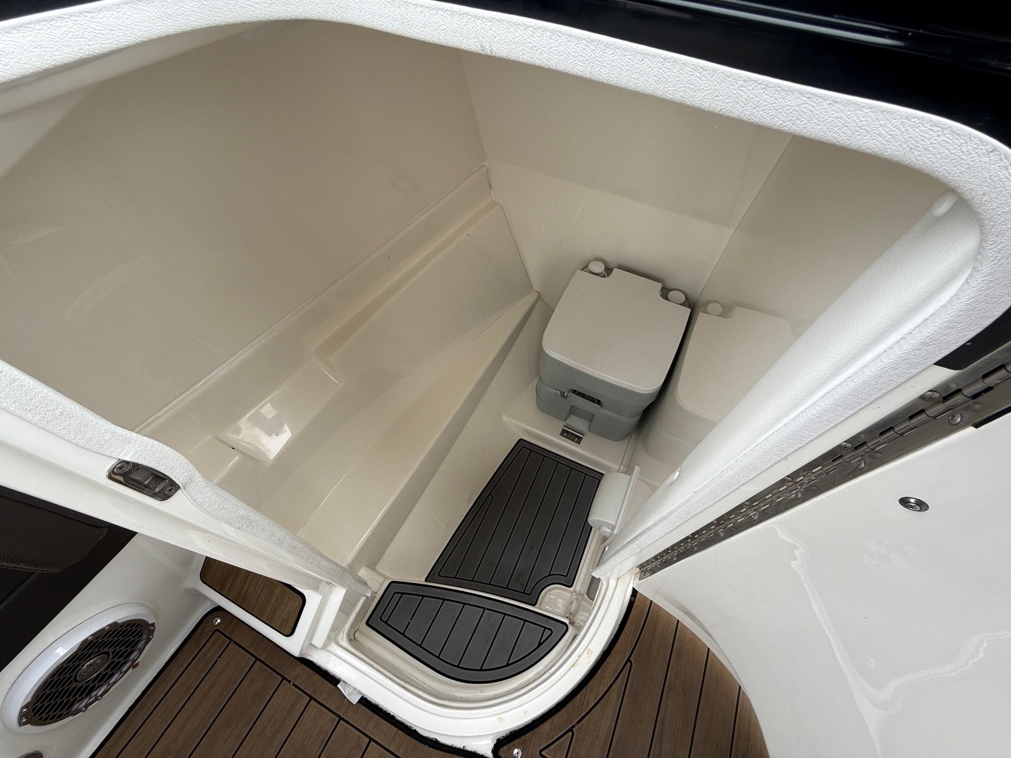 2017 Sea Ray SLX 250 #TBBB2019K inventory image at Sun Country Marine Group, Newport Beach 2017 Sea Ray SLX 250 #TBBB2019K inventory image at Sun Country Marine Group, Newport Beach