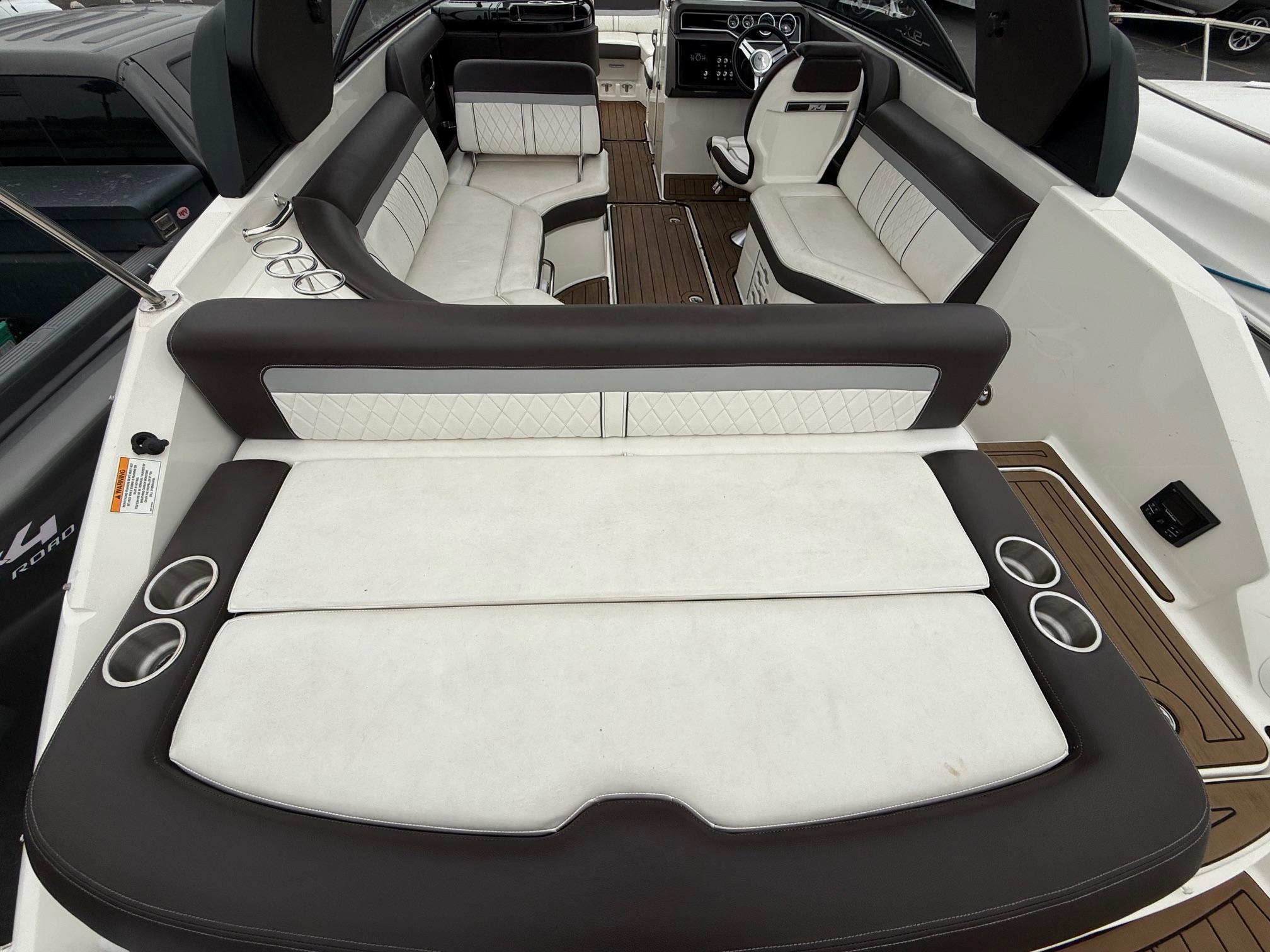 2017 Sea Ray SLX 250 #TBBB2019K inventory image at Sun Country Marine Group, Newport Beach 2017 Sea Ray SLX 250 #TBBB2019K inventory image at Sun Country Marine Group, Newport Beach