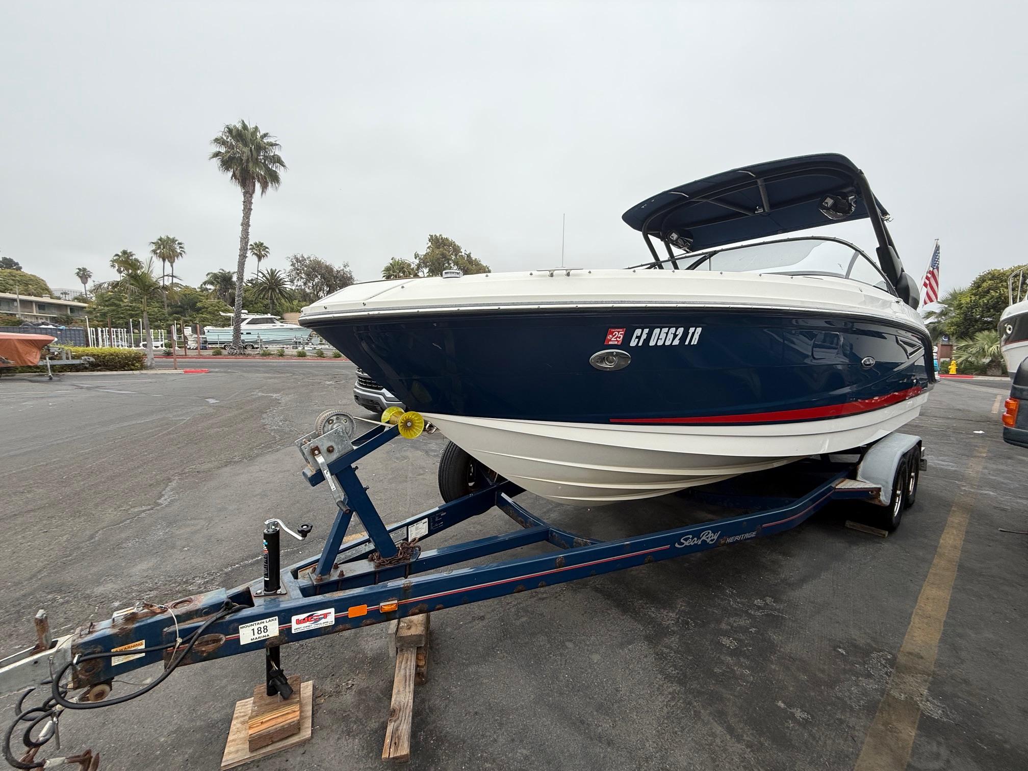 2017 Sea Ray SLX 250 #TBBB2019K inventory image at Sun Country Marine Group, Newport Beach 2017 Sea Ray SLX 250 #TBBB2019K inventory image at Sun Country Marine Group, Newport Beach