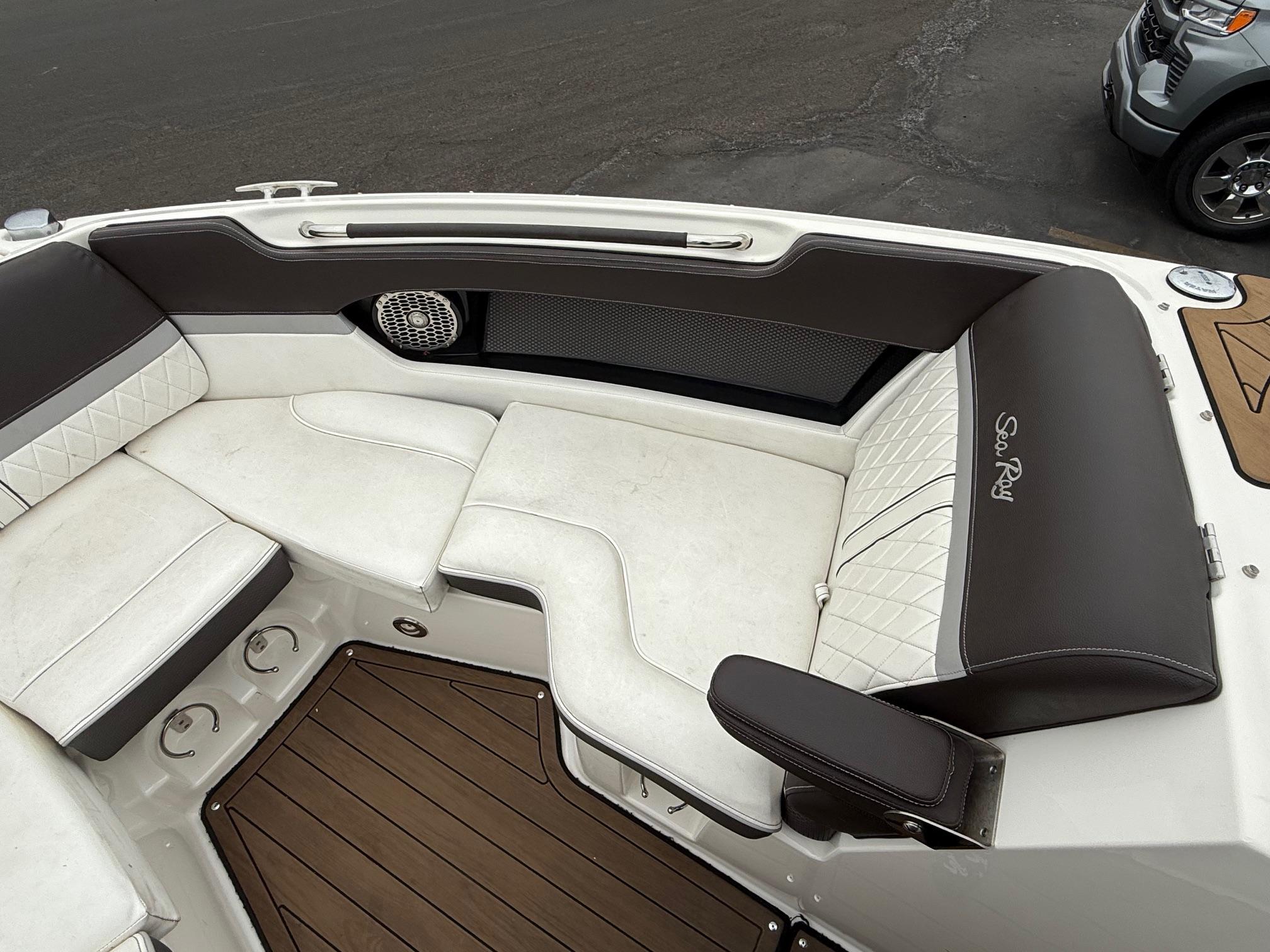 2017 Sea Ray SLX 250 #TBBB2019K inventory image at Sun Country Marine Group, Newport Beach 2017 Sea Ray SLX 250 #TBBB2019K inventory image at Sun Country Marine Group, Newport Beach