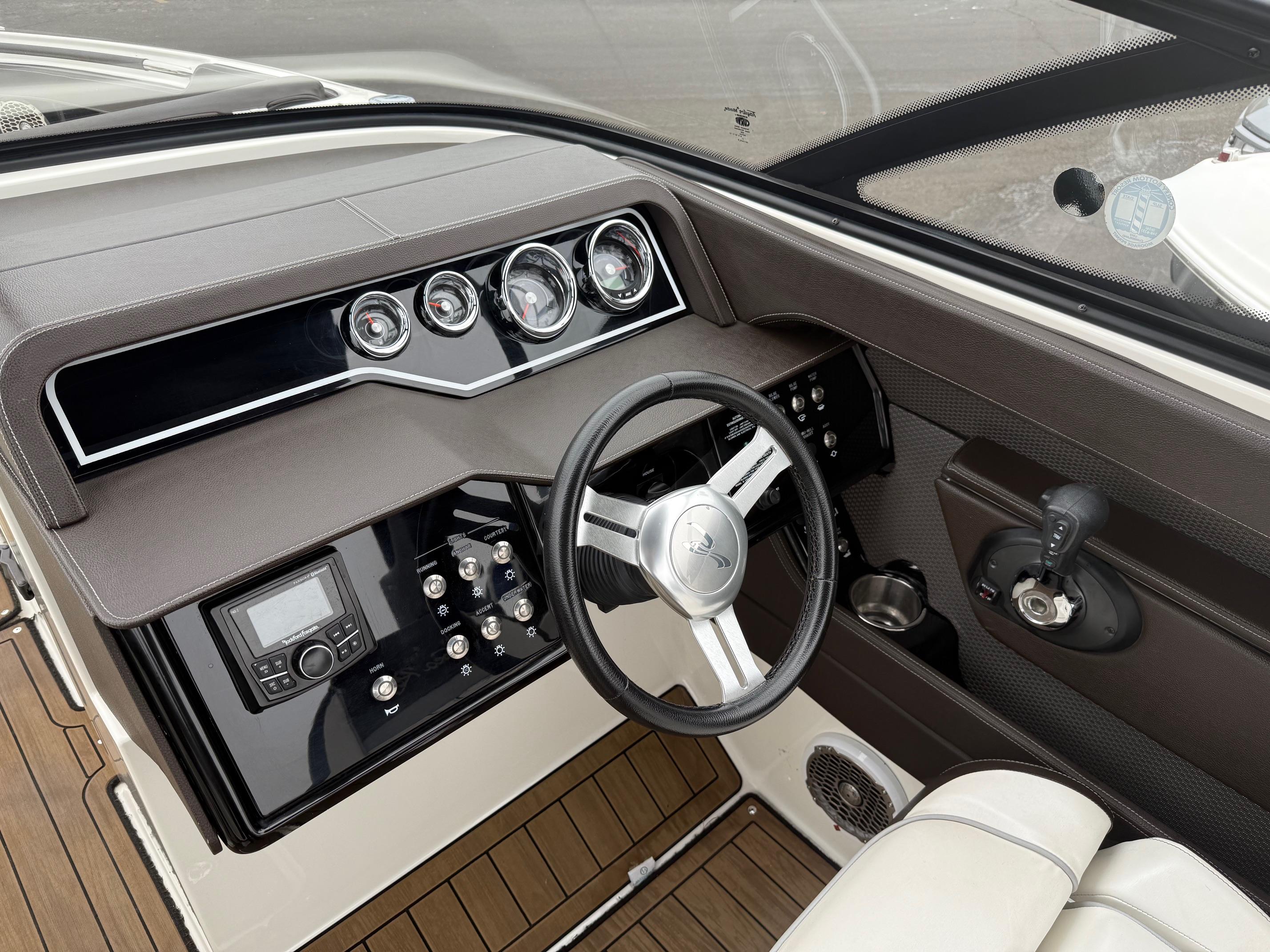 2017 Sea Ray SLX 250 #TBBB2019K inventory image at Sun Country Marine Group, Newport Beach 2017 Sea Ray SLX 250 #TBBB2019K inventory image at Sun Country Marine Group, Newport Beach