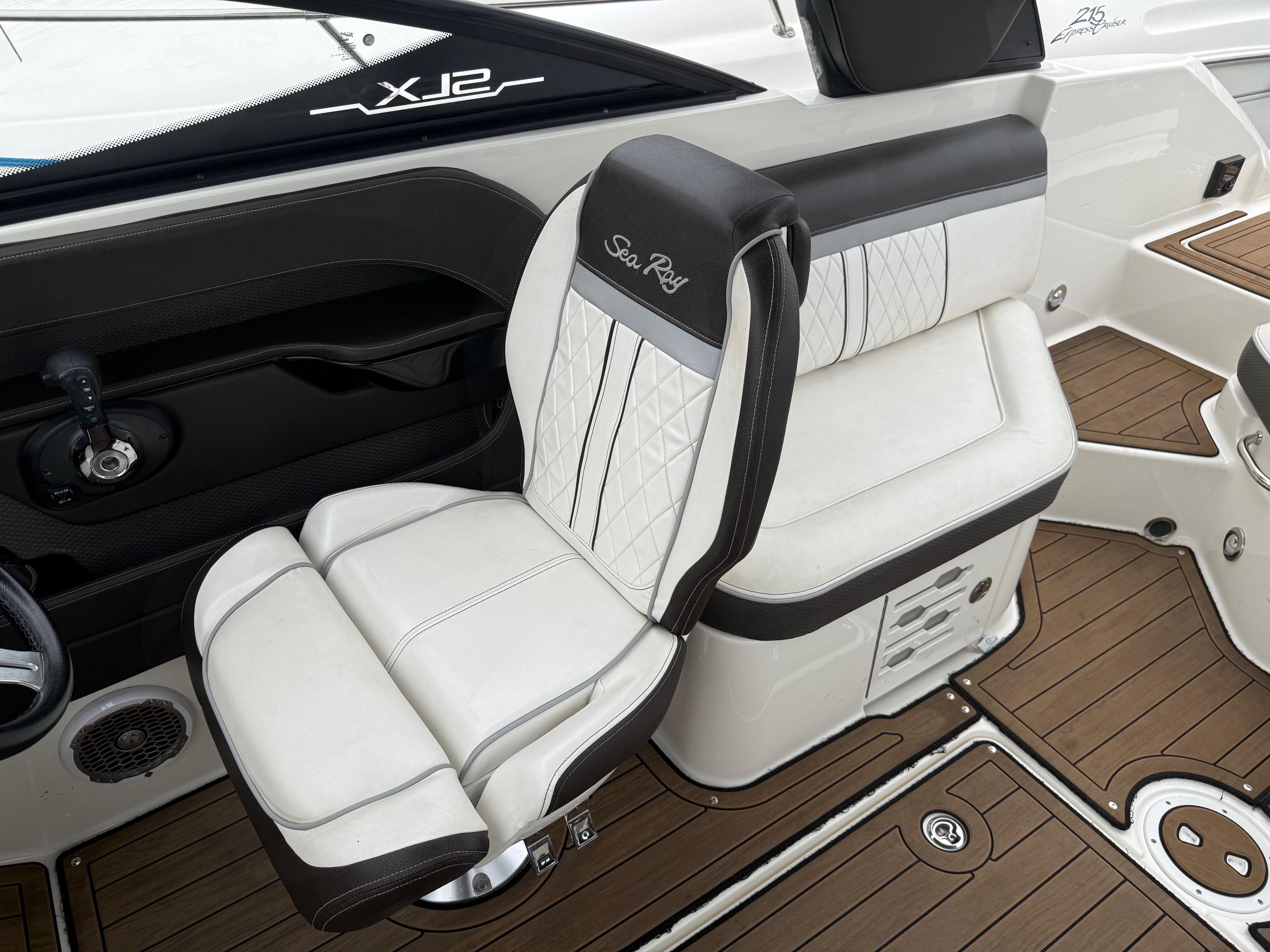 2017 Sea Ray SLX 250 #TBBB2019K inventory image at Sun Country Marine Group, Newport Beach 2017 Sea Ray SLX 250 #TBBB2019K inventory image at Sun Country Marine Group, Newport Beach