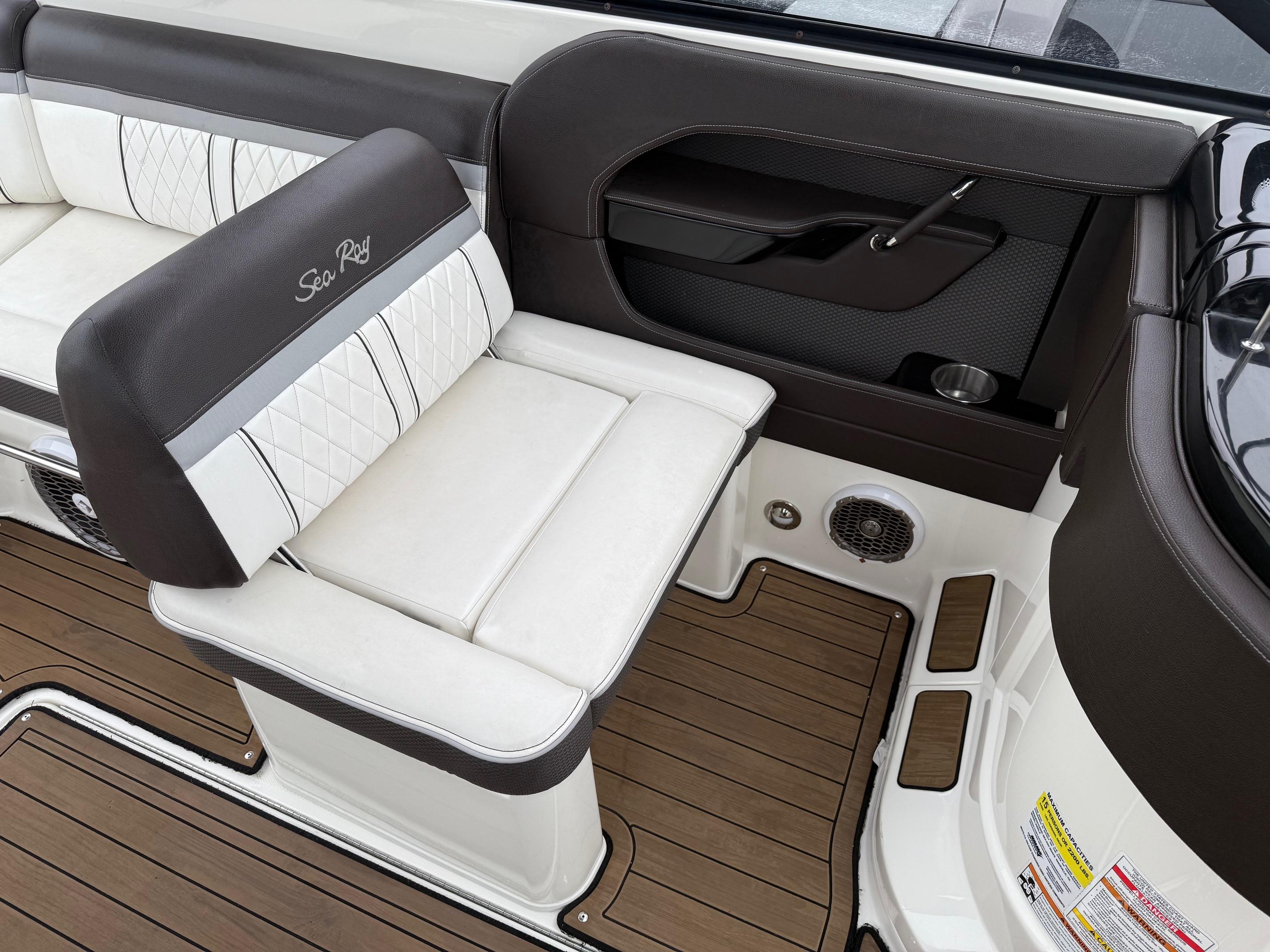 2017 Sea Ray SLX 250 #TBBB2019K inventory image at Sun Country Marine Group, Newport Beach 2017 Sea Ray SLX 250 #TBBB2019K inventory image at Sun Country Marine Group, Newport Beach