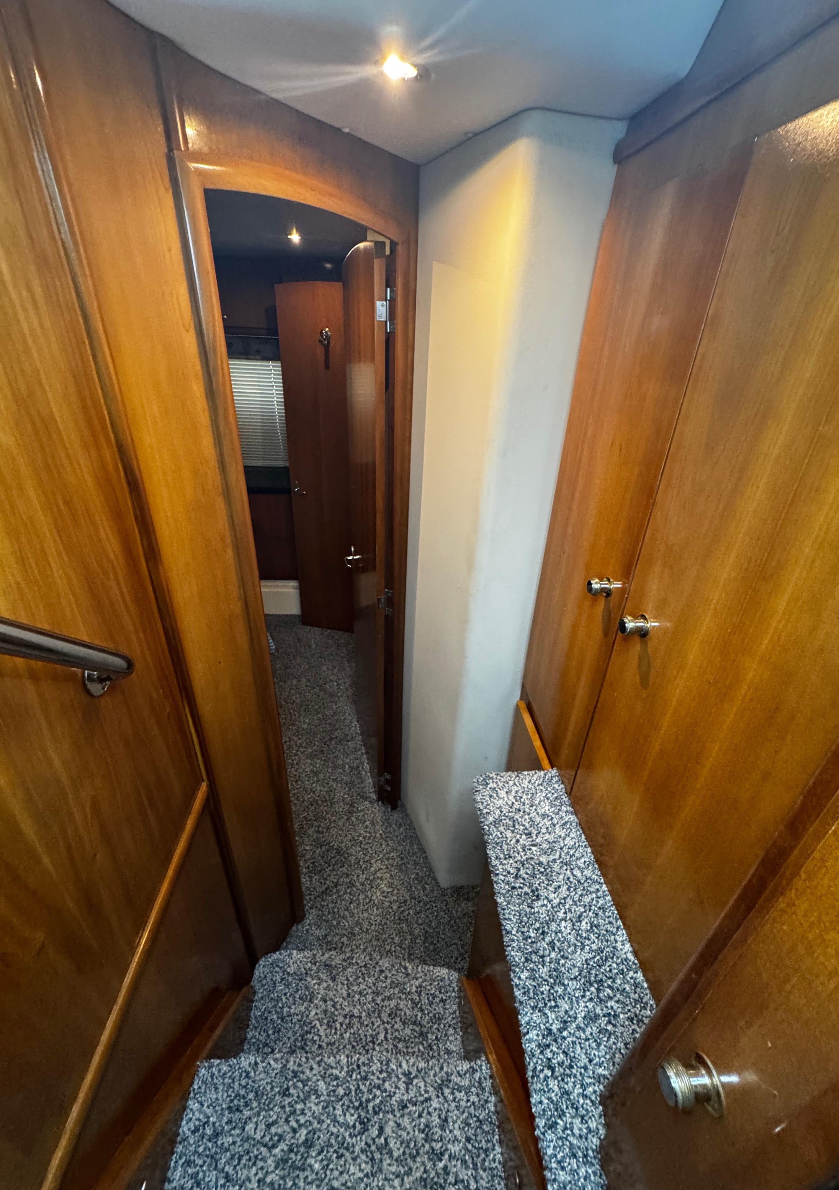 2001-carver-466-motor-yacht-power-9788828-20250604091512271-1_XLARGE