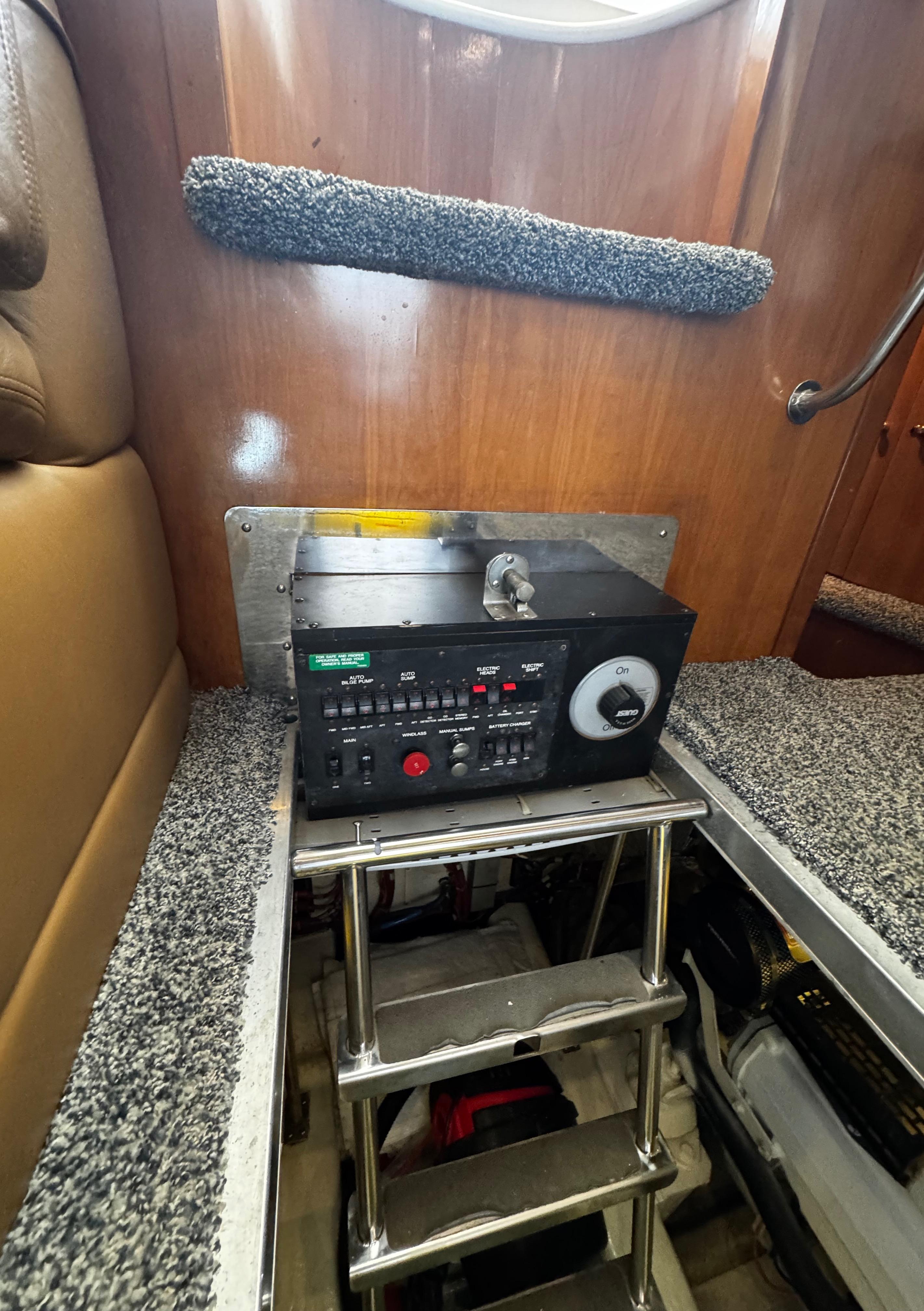 2001-carver-466-motor-yacht-power-9788828-20250604092246545-1_XLARGE