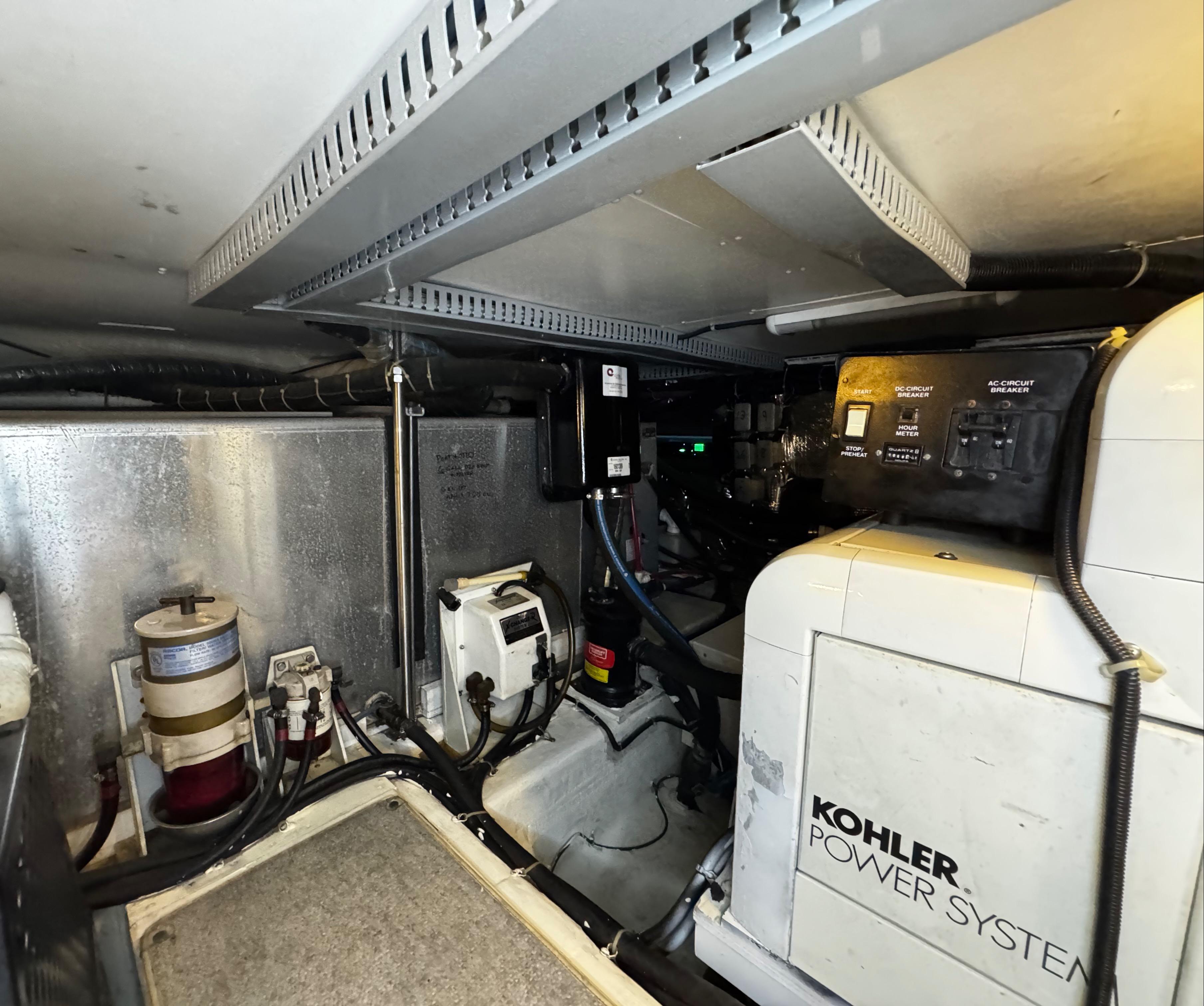 2001-carver-466-motor-yacht-power-9788828-20250604092255542-1_XLARGE