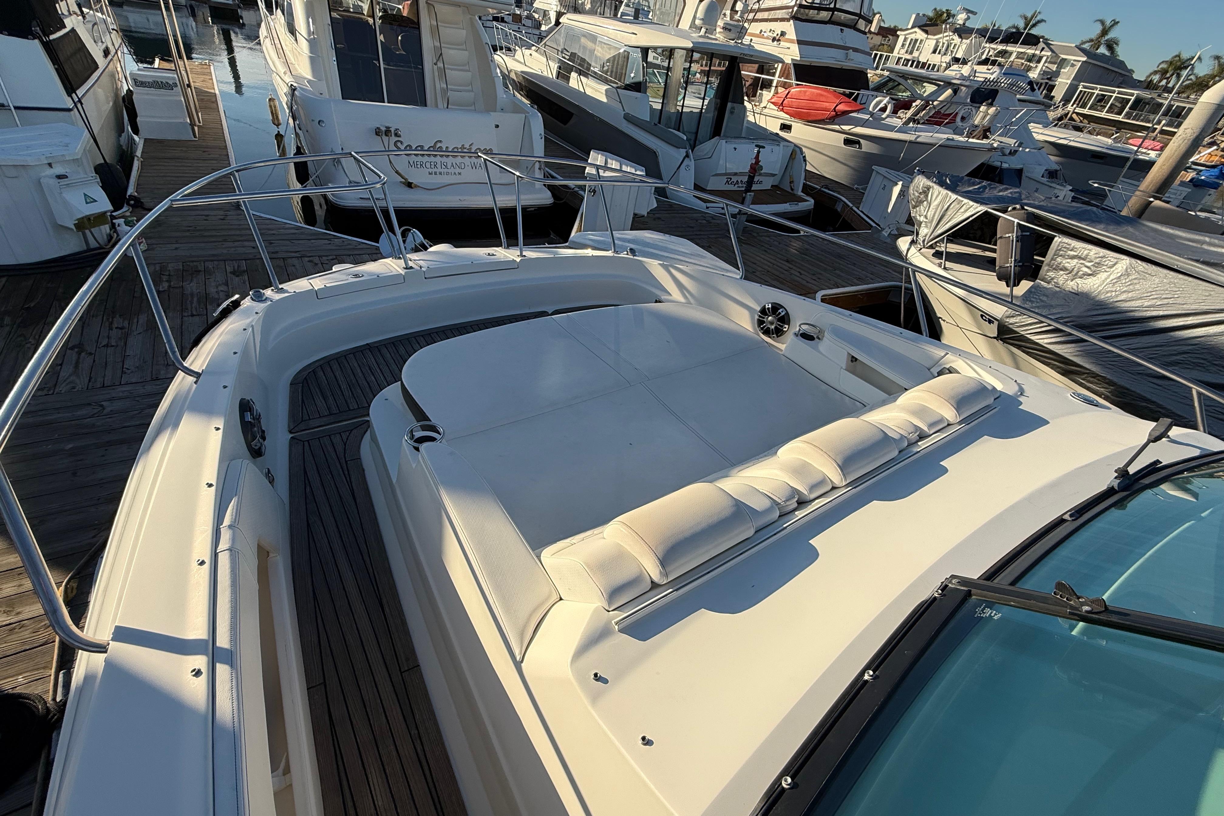 2019 Sea Ray Sundancer 320 #TBMB1970B inventory image at Sun Country Marine Group, Newport Beach
