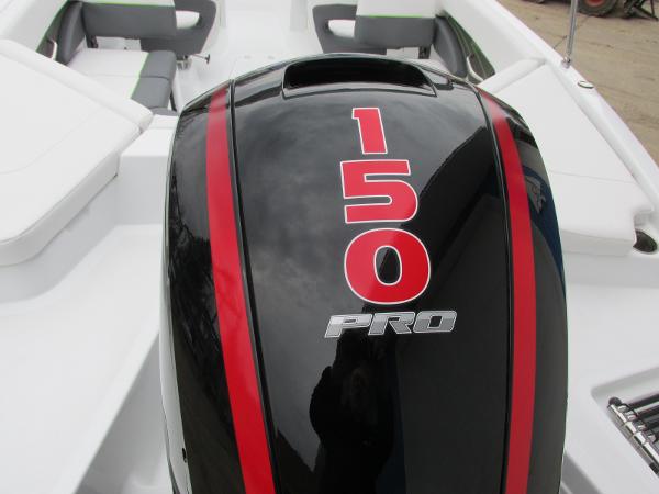 2021 Tahoe boat for sale, model of the boat is 210 S & Image # 8 of 44
