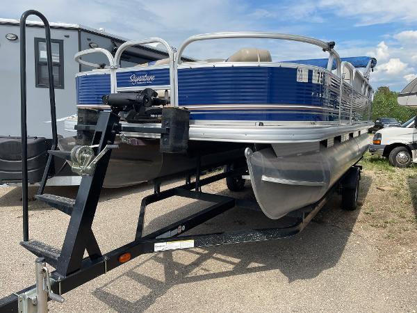 2012 Sun Tracker boat for sale, model of the boat is Fishin Barge 20 DLX & Image # 2 of 15