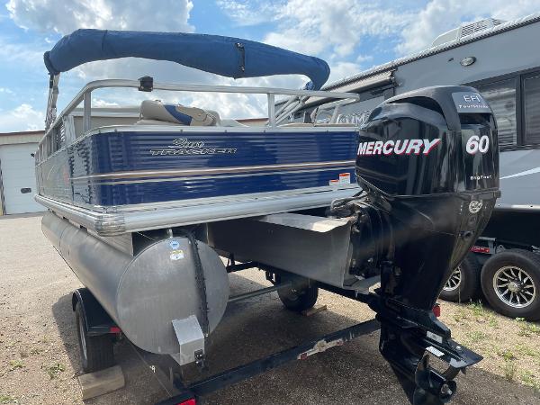 2012 Sun Tracker boat for sale, model of the boat is Fishin Barge 20 DLX & Image # 3 of 15