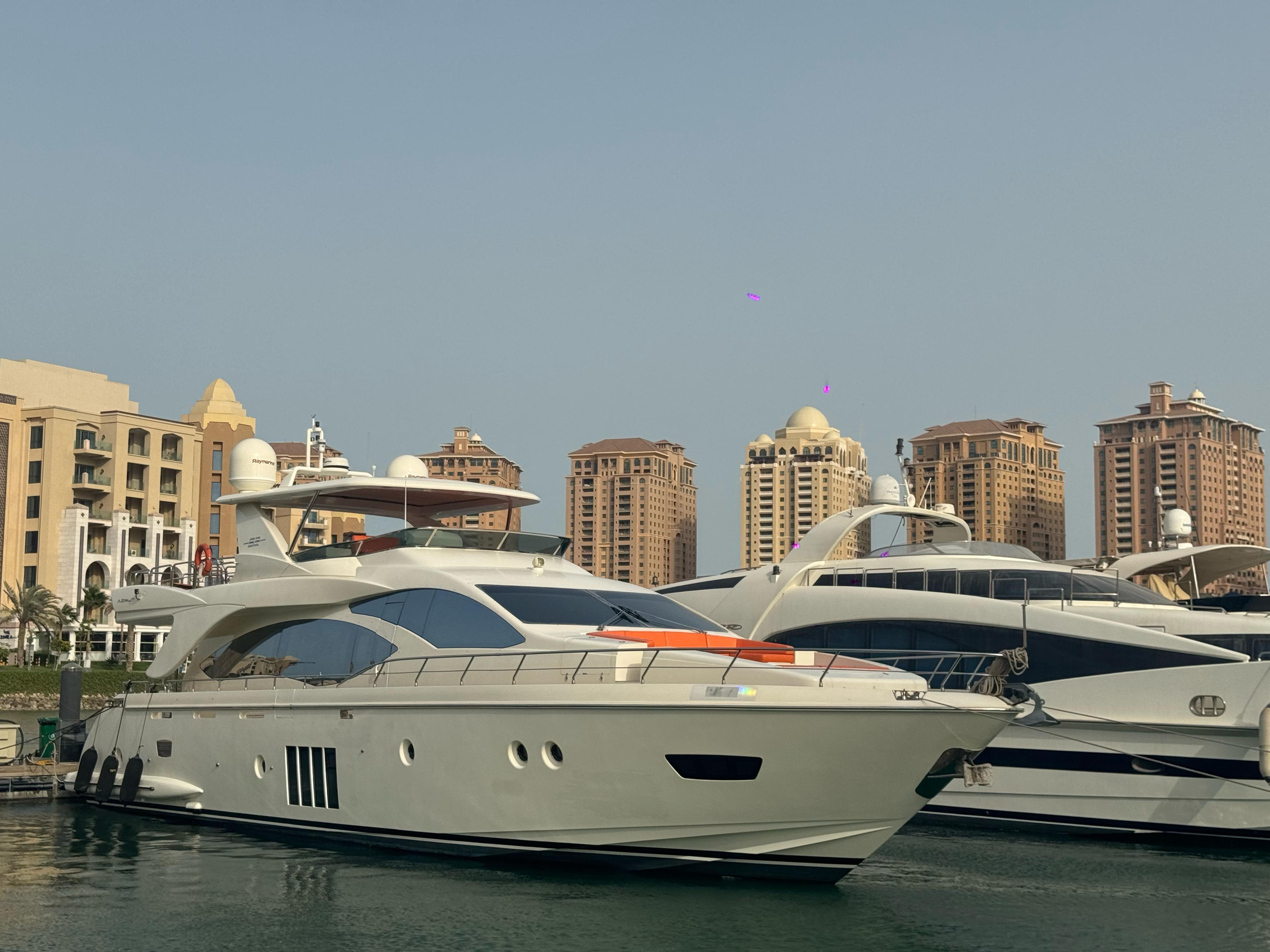 Azimut 82