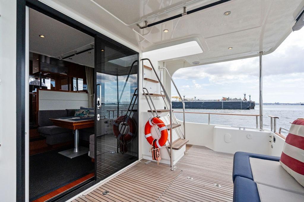 Yacht Photos Pics