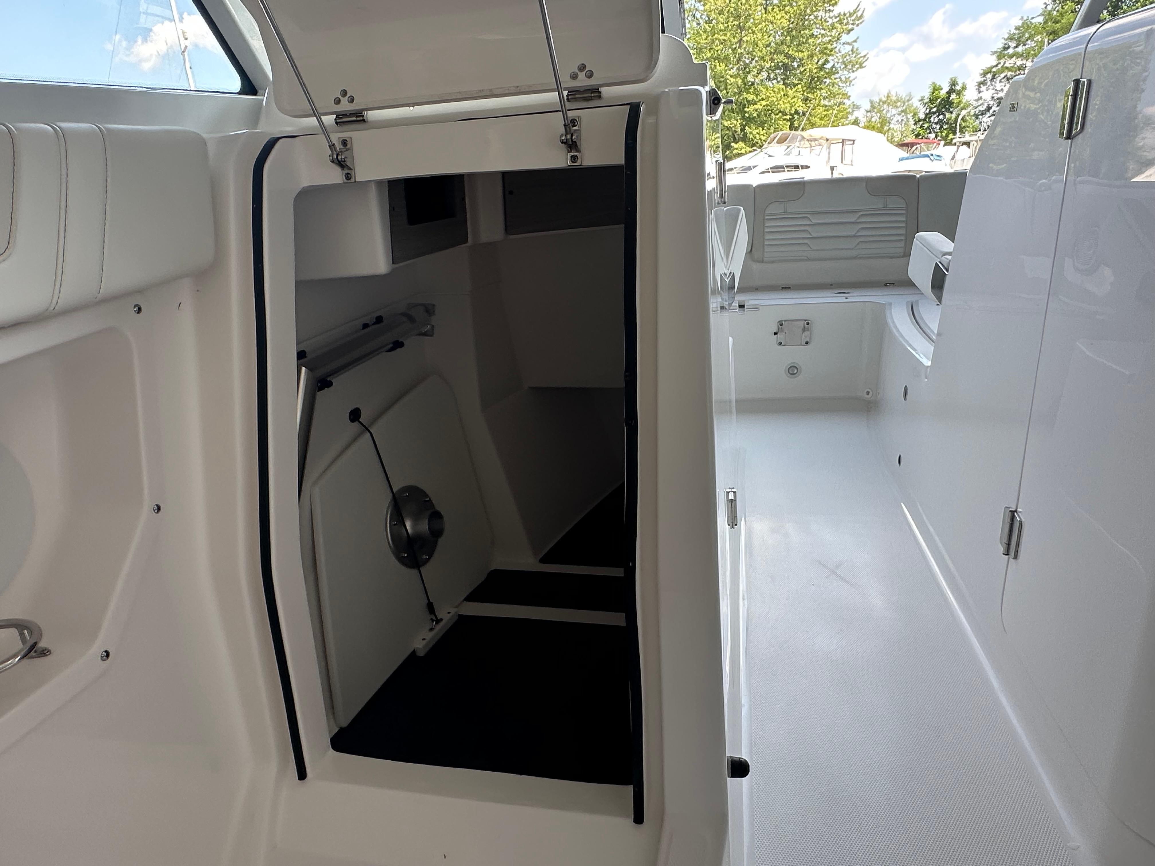 2026 Edgewater 262CX CROSSOVER-22