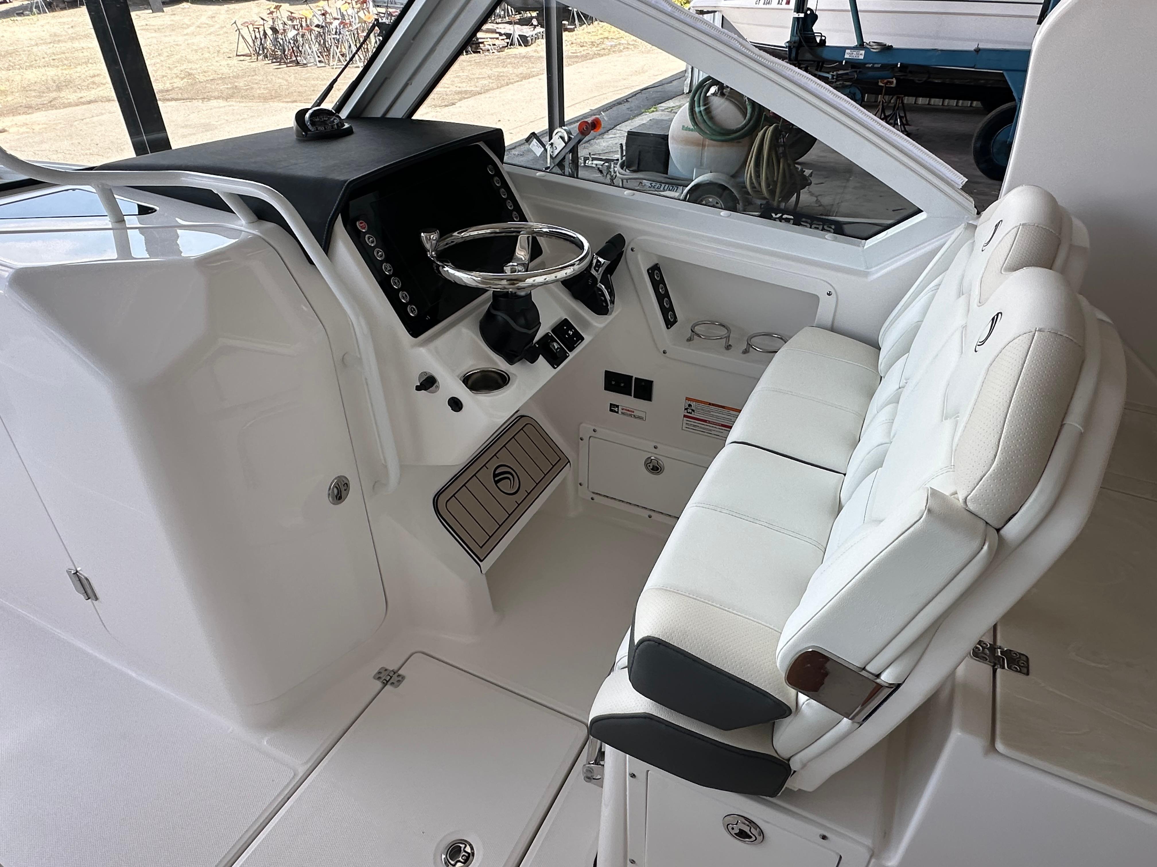 2026 Edgewater 262CX CROSSOVER-23